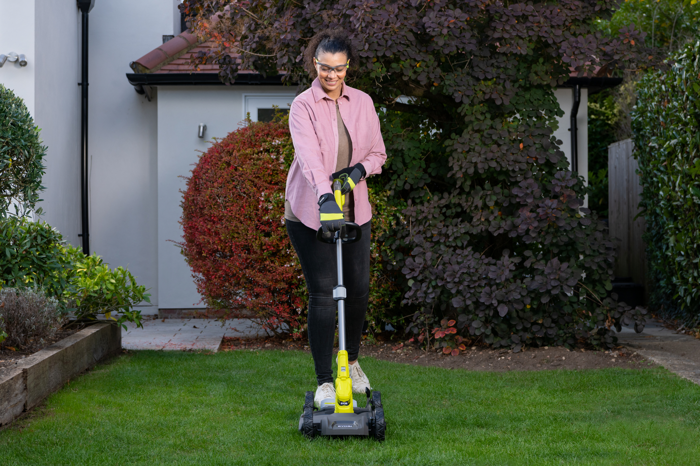 Ruohotrimmeri/ruohonleikkuri Ryobi RY18LMC30A-0 18V ONE+ runko