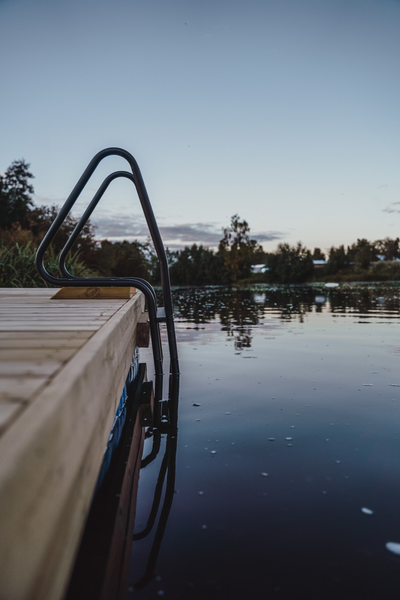 Laituritikas Varax 430 4-askelmainen musta