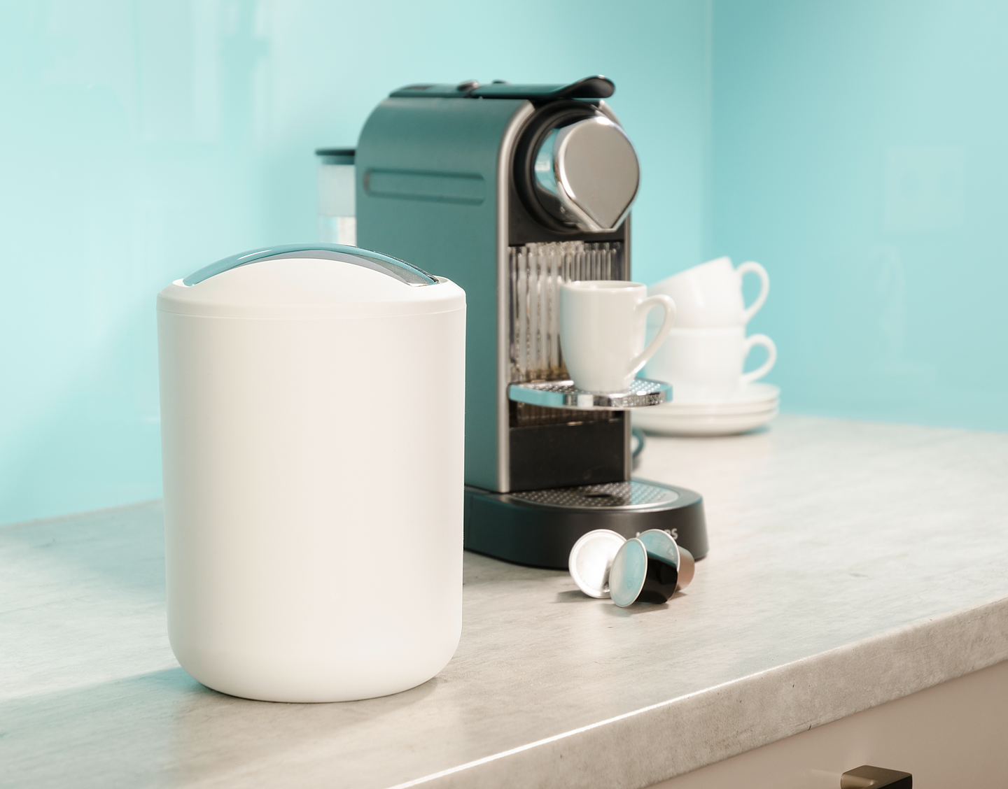 Pöytäroska-astia heilurikannella Wenko Brasil 2l muovia valkoinen 21206100