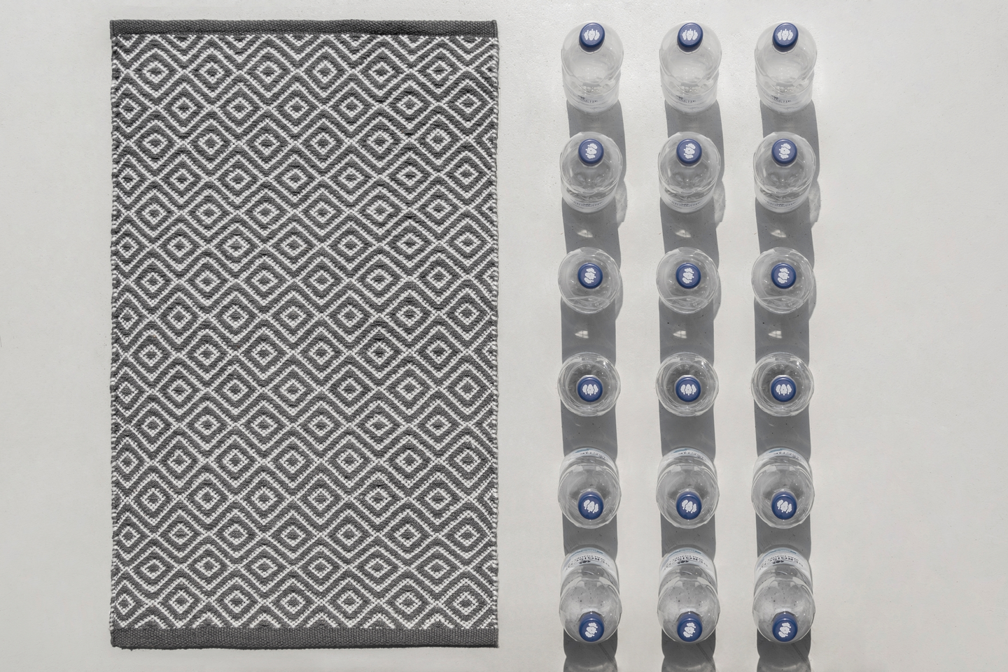 Kylpyhuonematto Wenko Turpan 50x80cm kierrätysmuovia