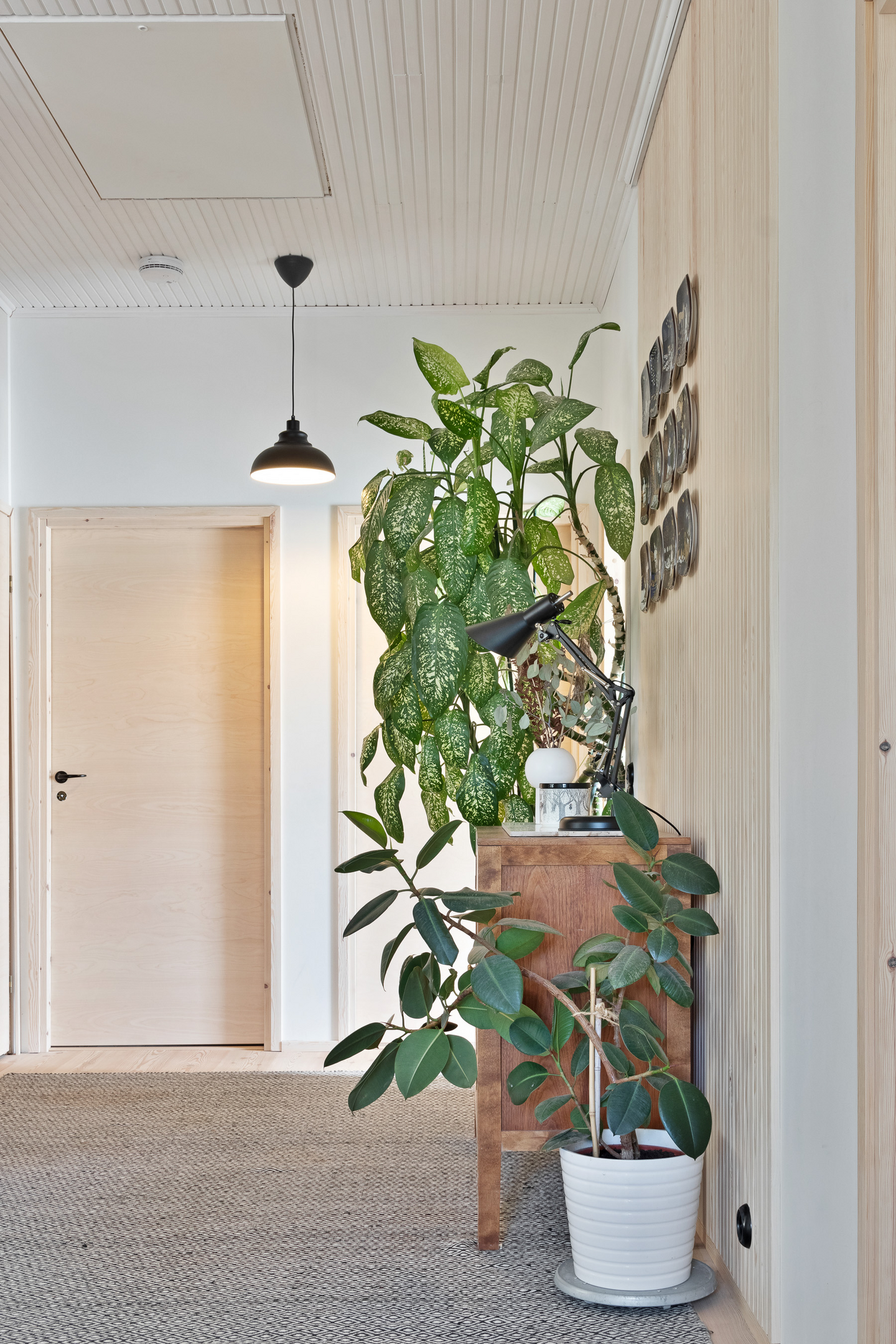 Riippuvalaisin Sessak Corbin metalli 29cm musta