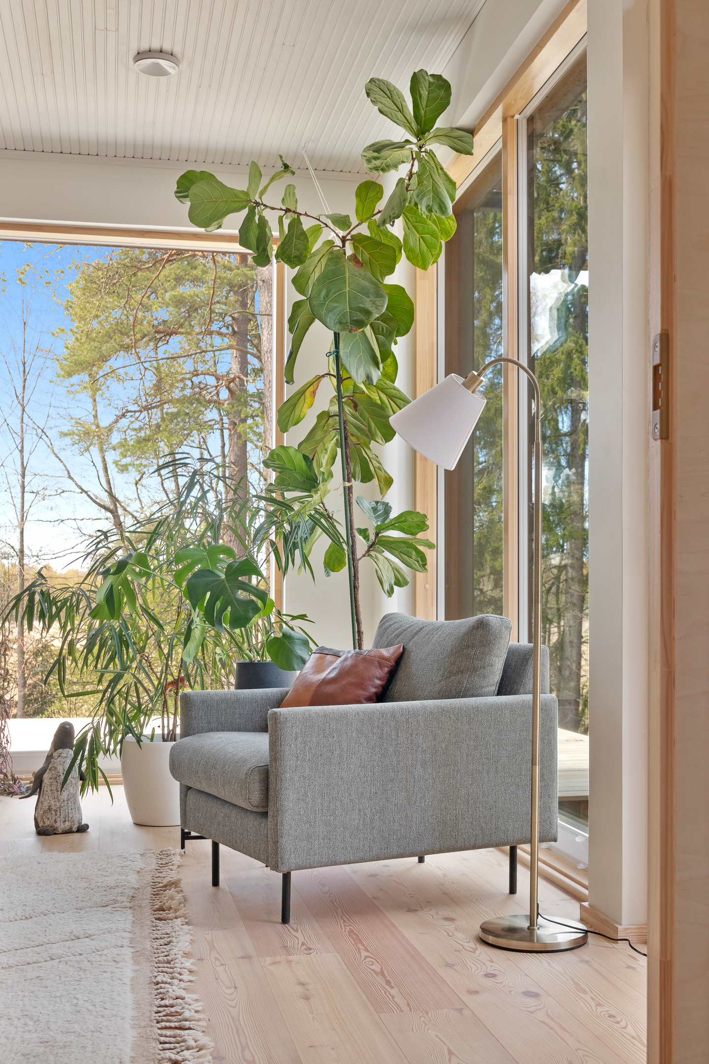 Lattiavalaisin Sessak Cleo antiikkimessinki luonnonvalkoinen