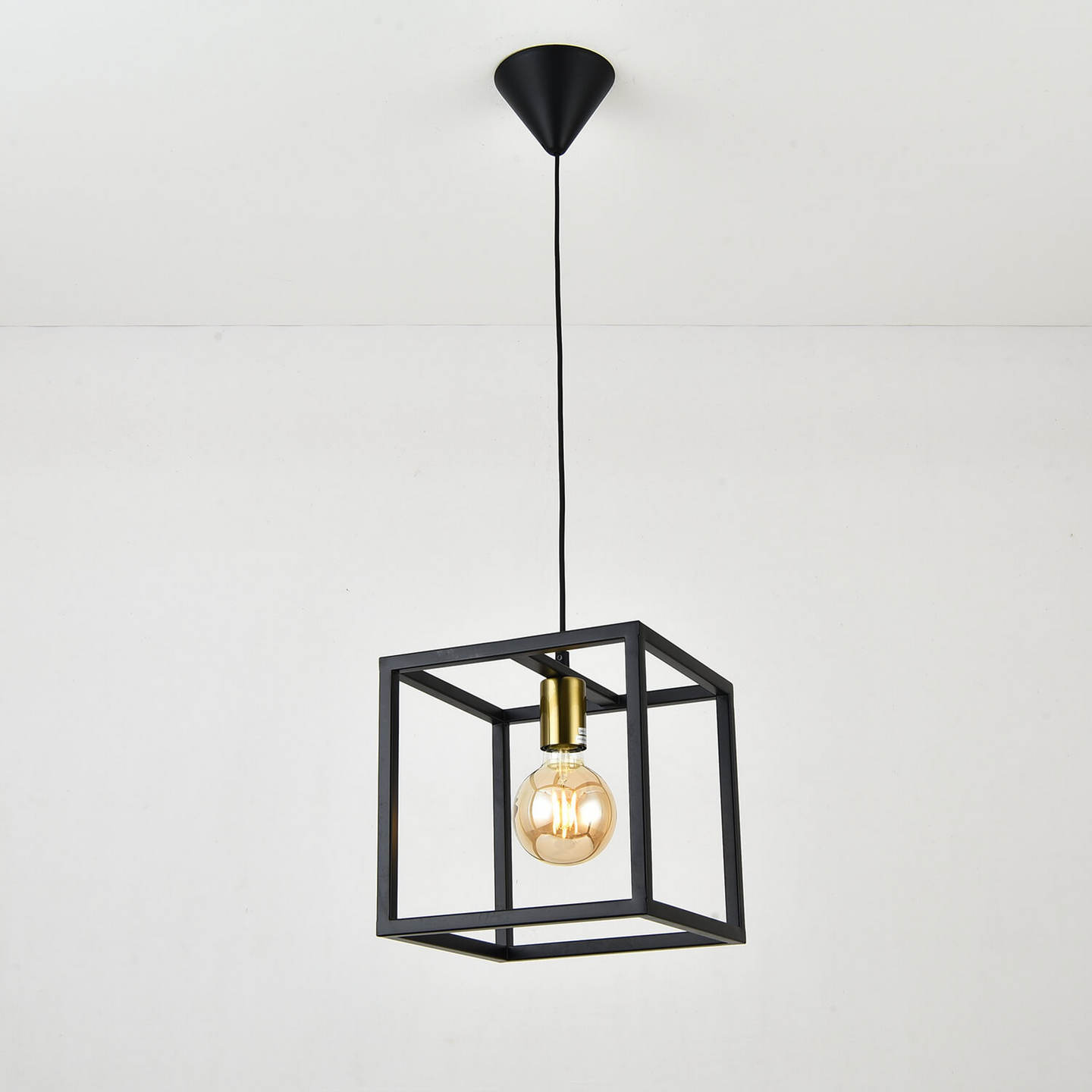 Riippuvalaisin FocusLight Svana 250x250mm E27 max. 42W musta messinki