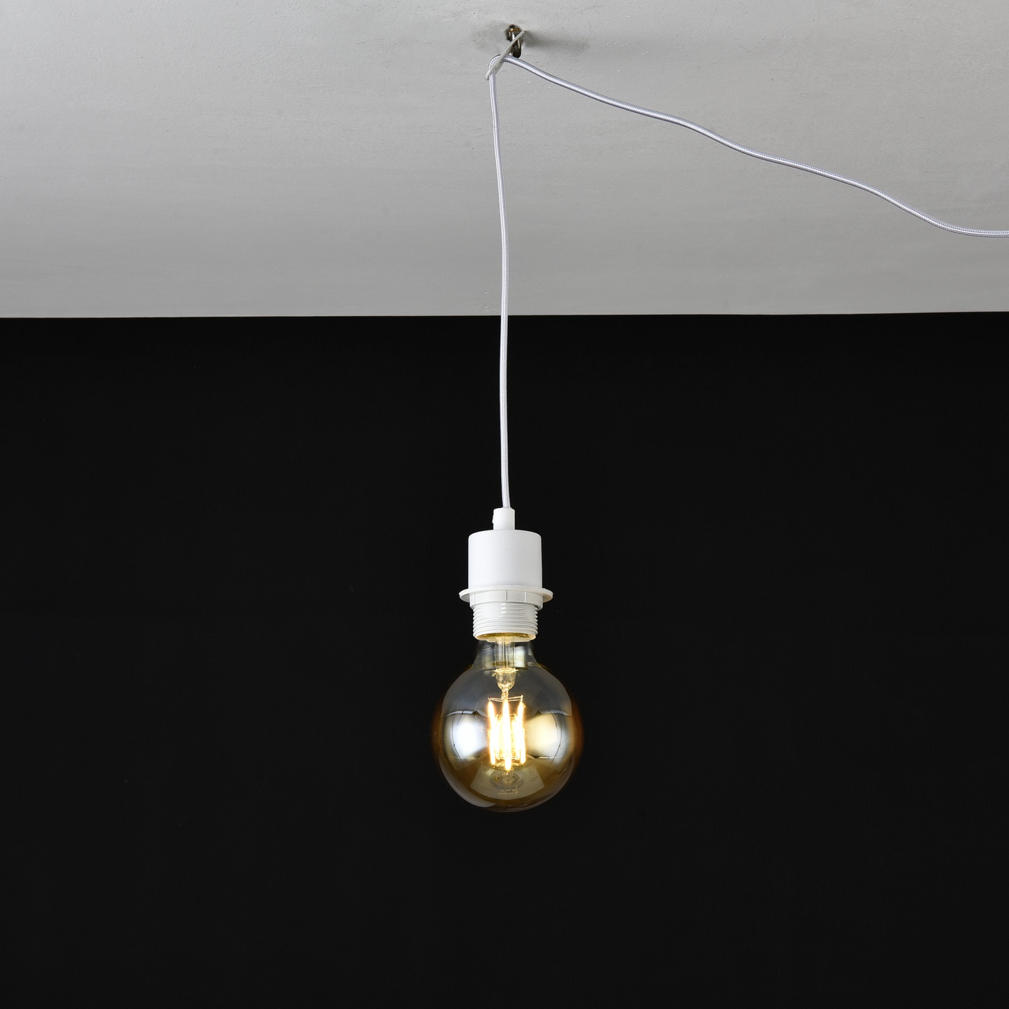 Riippuvalaisimen johtosarja Focuslight Dennis E27 maks.42W valkoinen