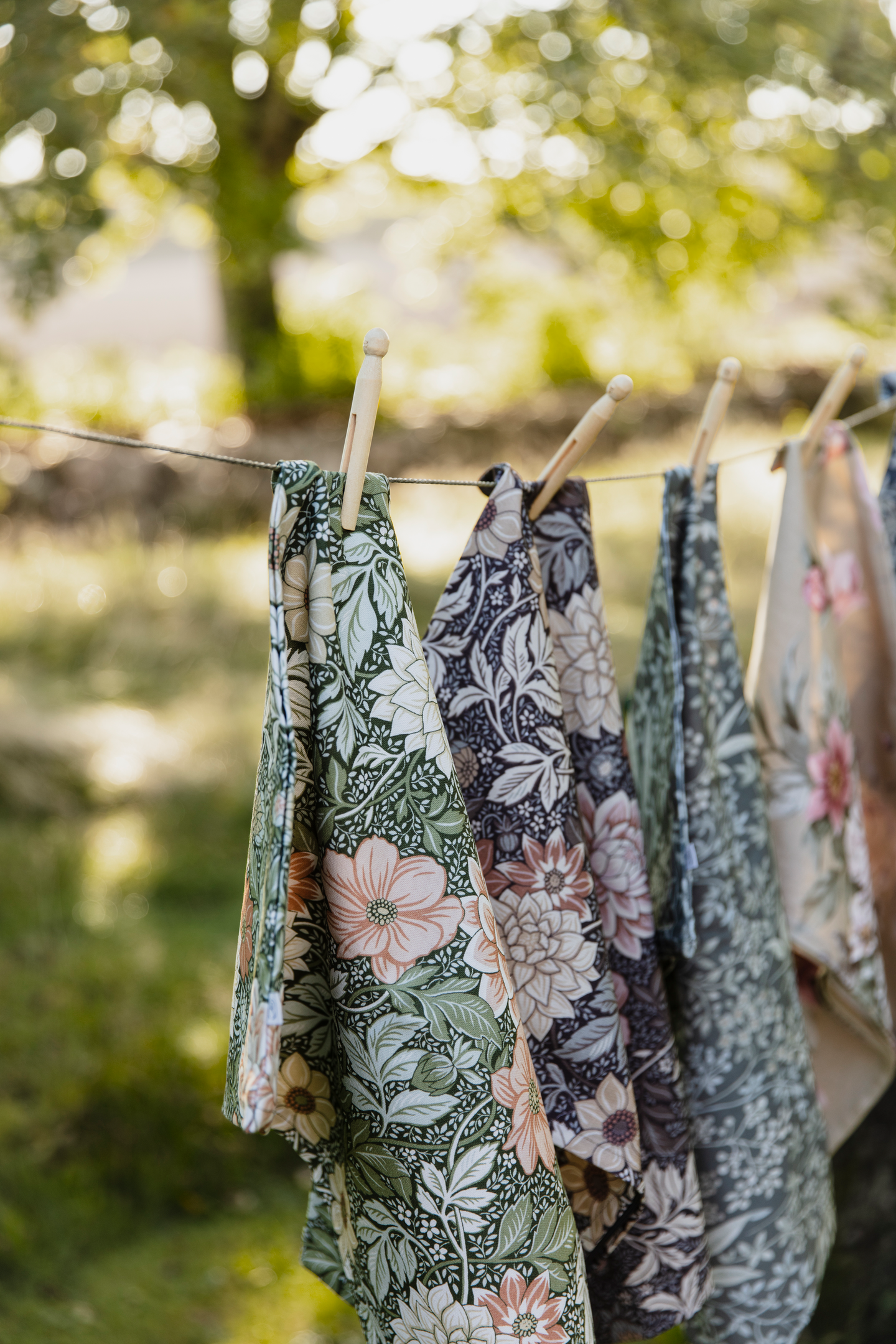 Dahlia Garden -tyynynpäällinen 40x60cm ruskea