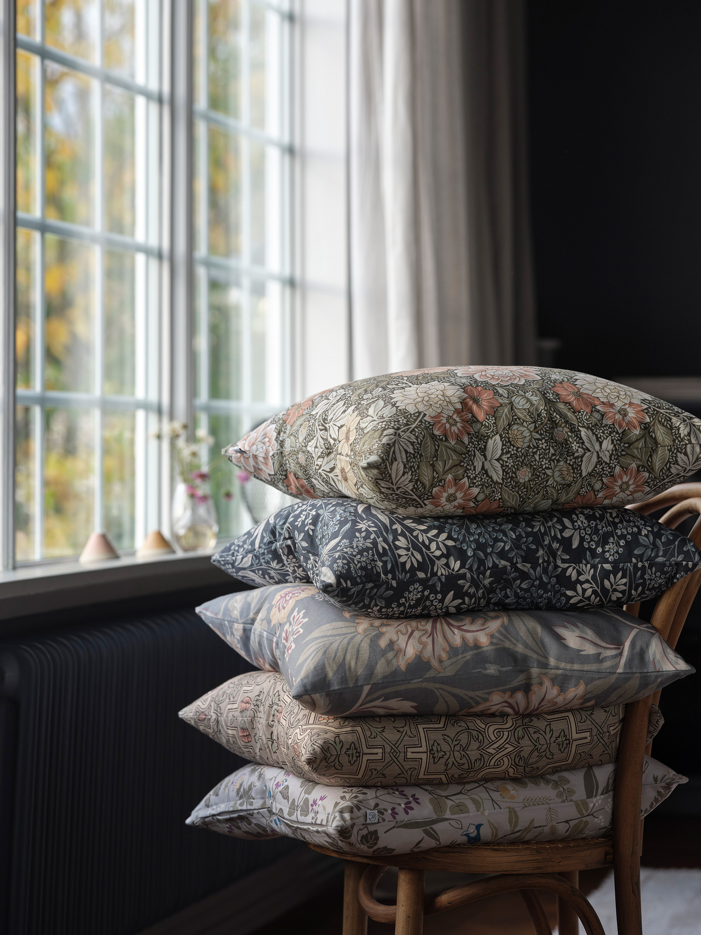 Dahlia Garden -tyynynpäällinen 50x50cm vihreä