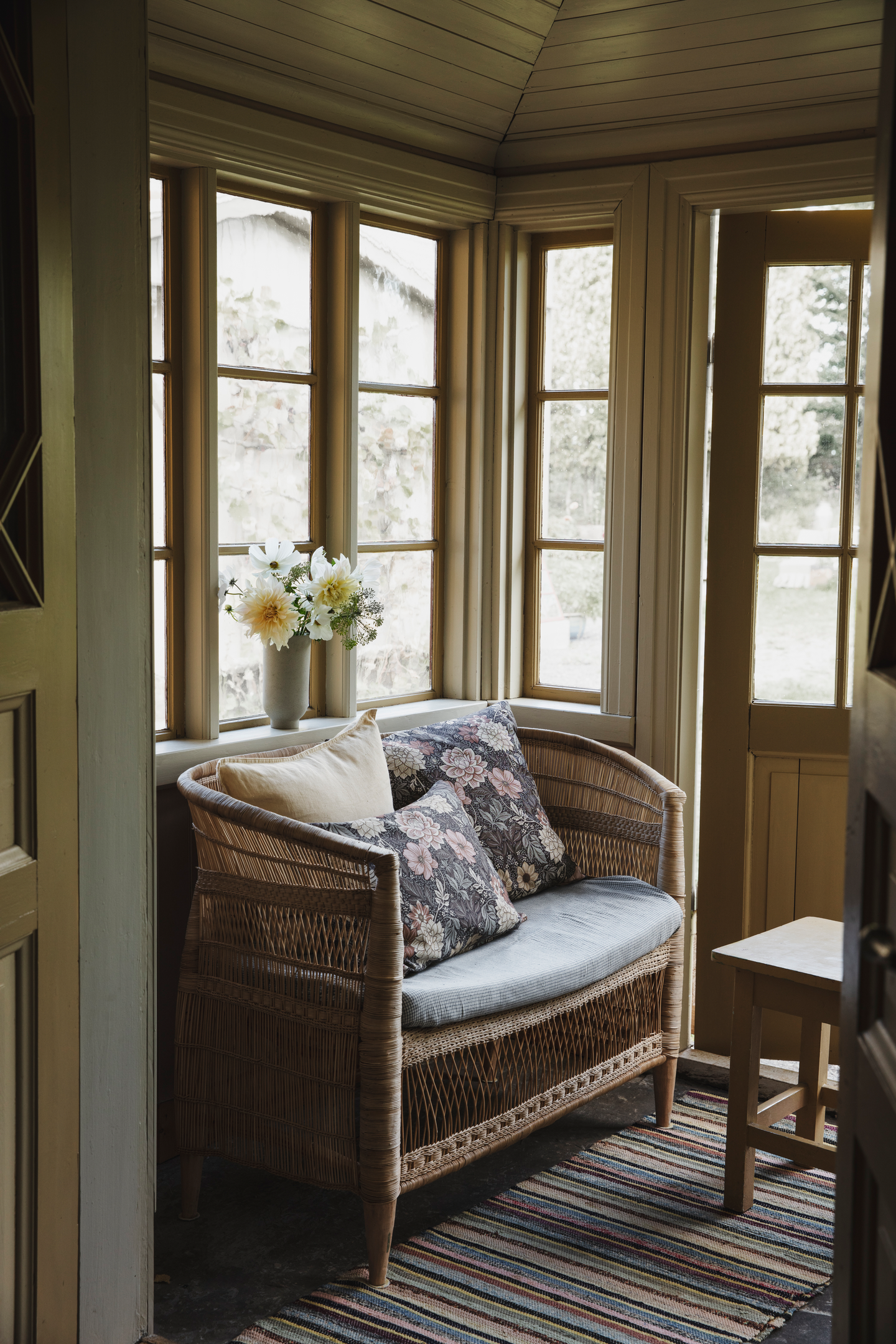 Dahlia Garden-tyynynpäällinen 50x50cm ruskea