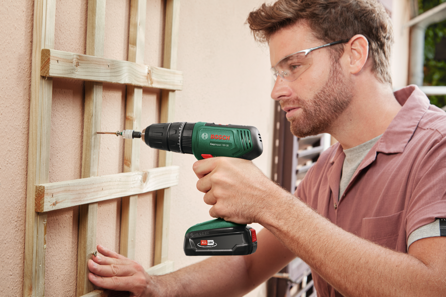 Akkuiskuporakone Bosch EasyImpact 18V-38 1x2,0Ah laukku