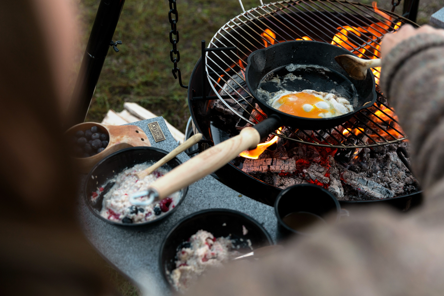 Paistinpannu Espegard 18cm puuvarsi valurautainen