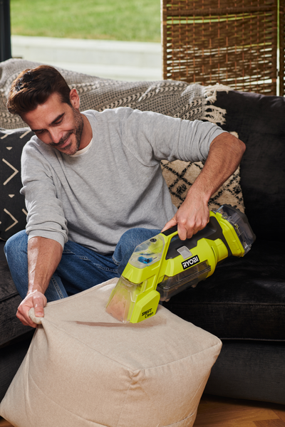 Tekstiilipesuri Ryobi RDC18-0 18V ONE+ ei akkua pesuainepullolla