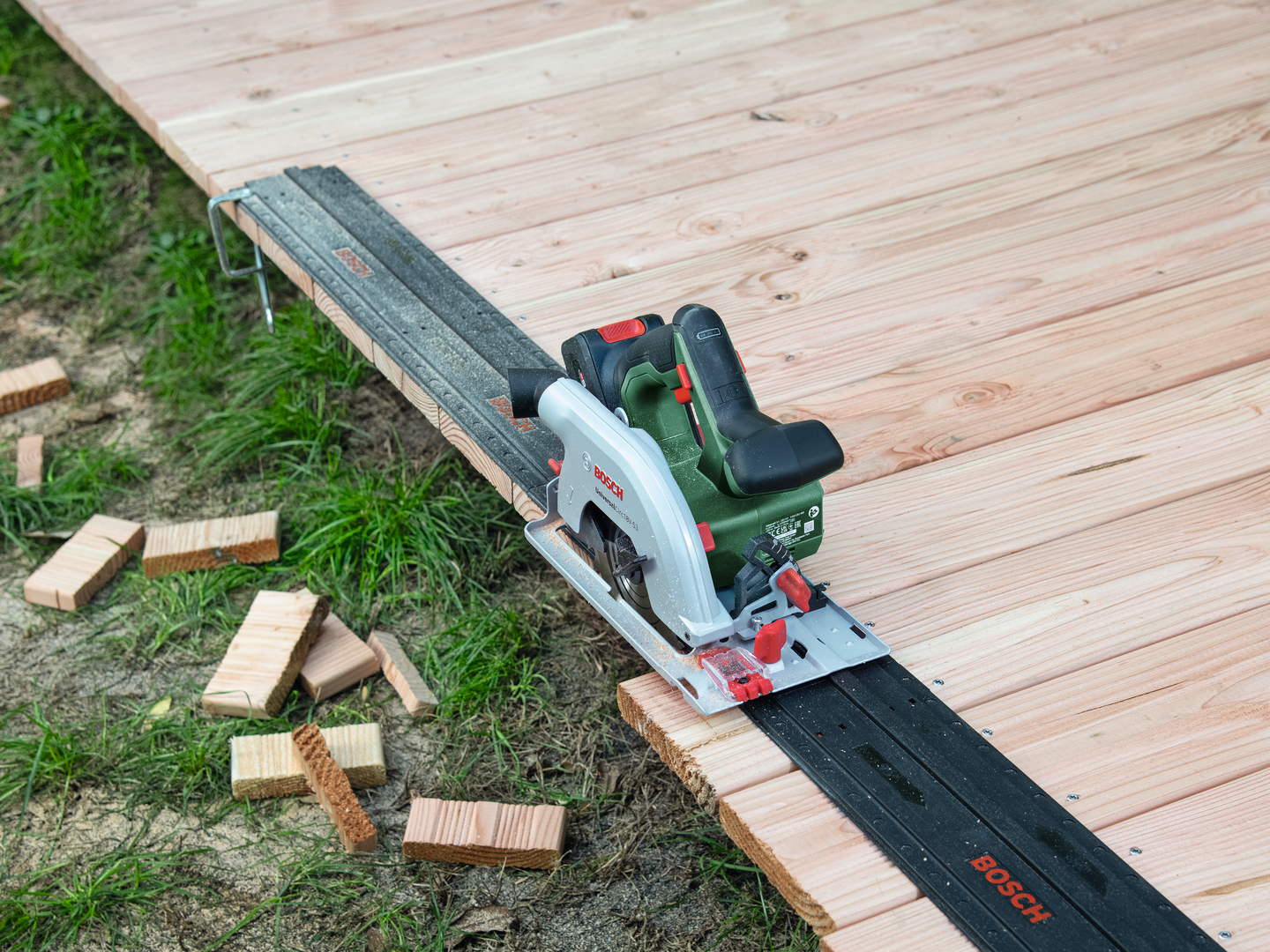 Akkupyörösaha Bosch UniversalCirc 18V-53 1x2,5 Ah