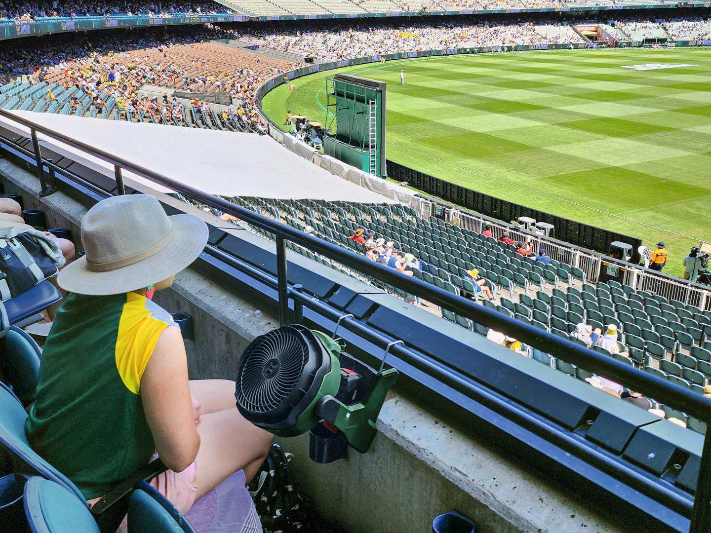 Akkupuhallin Bosch UniversalFan 18V-1000 1x2,0Ah