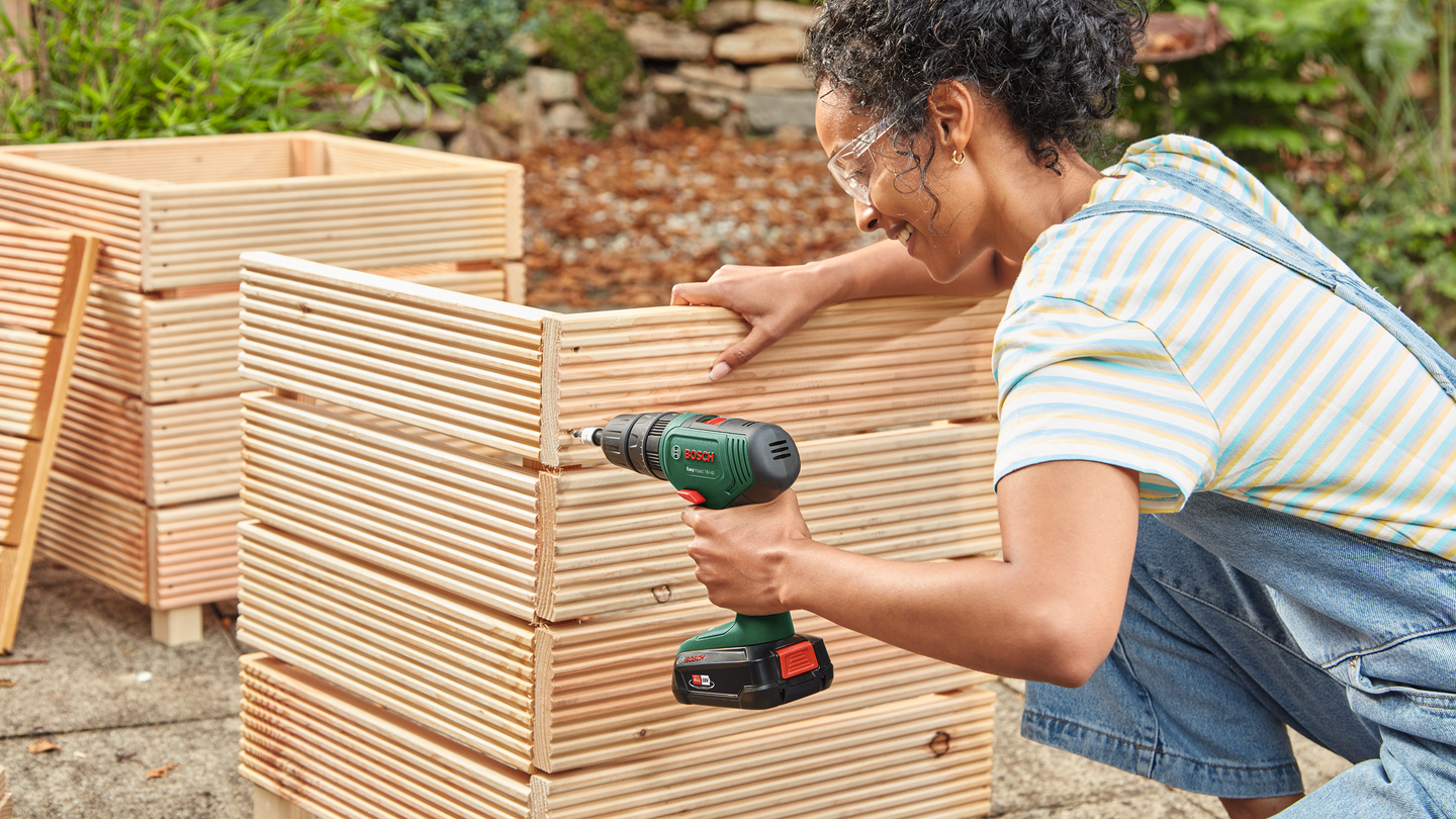 Akkuiskuporakone Bosch EasyImpact 18V-40 2x1,5Ah SystemBox 241-osainen