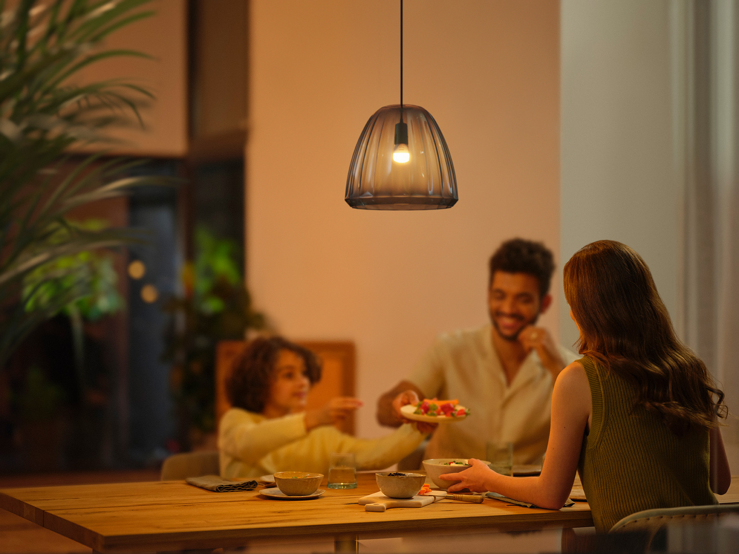 Led-lamppu Philips Hue 40W E16 2200-6500K 320-470lm huurrettu 2kpl pakkaus