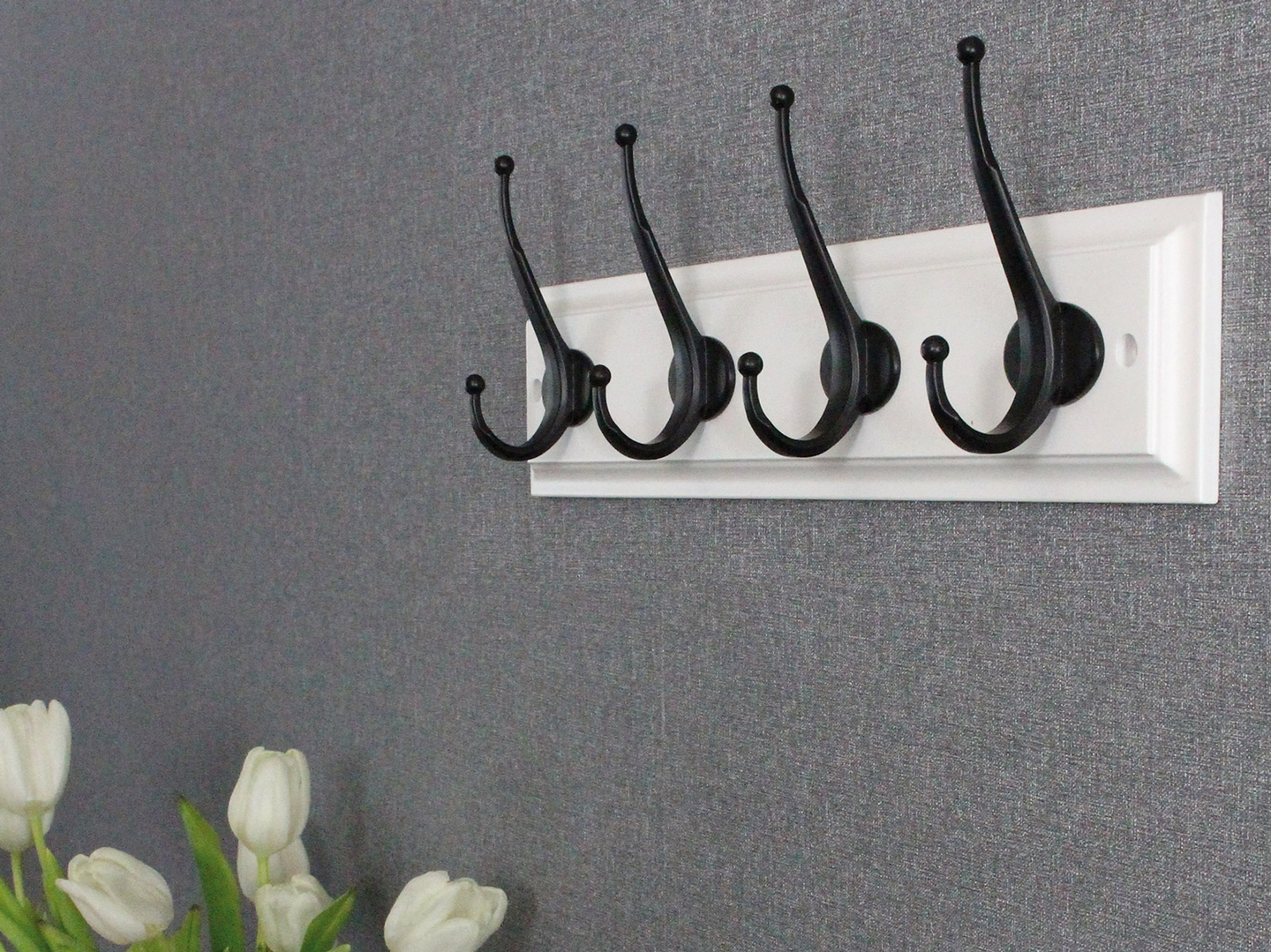 Vaatenaulakko Pisla Freda valkoinen 4 koukkua musta