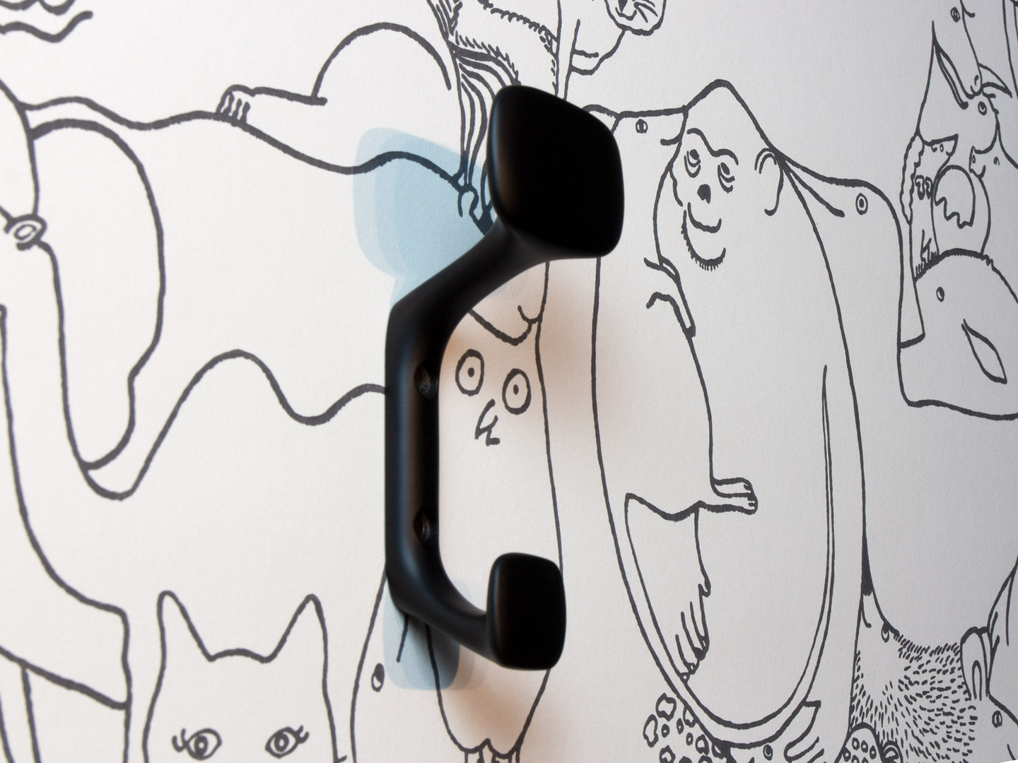 Vaatekoukku Pisla Nature 2M Zn/musta