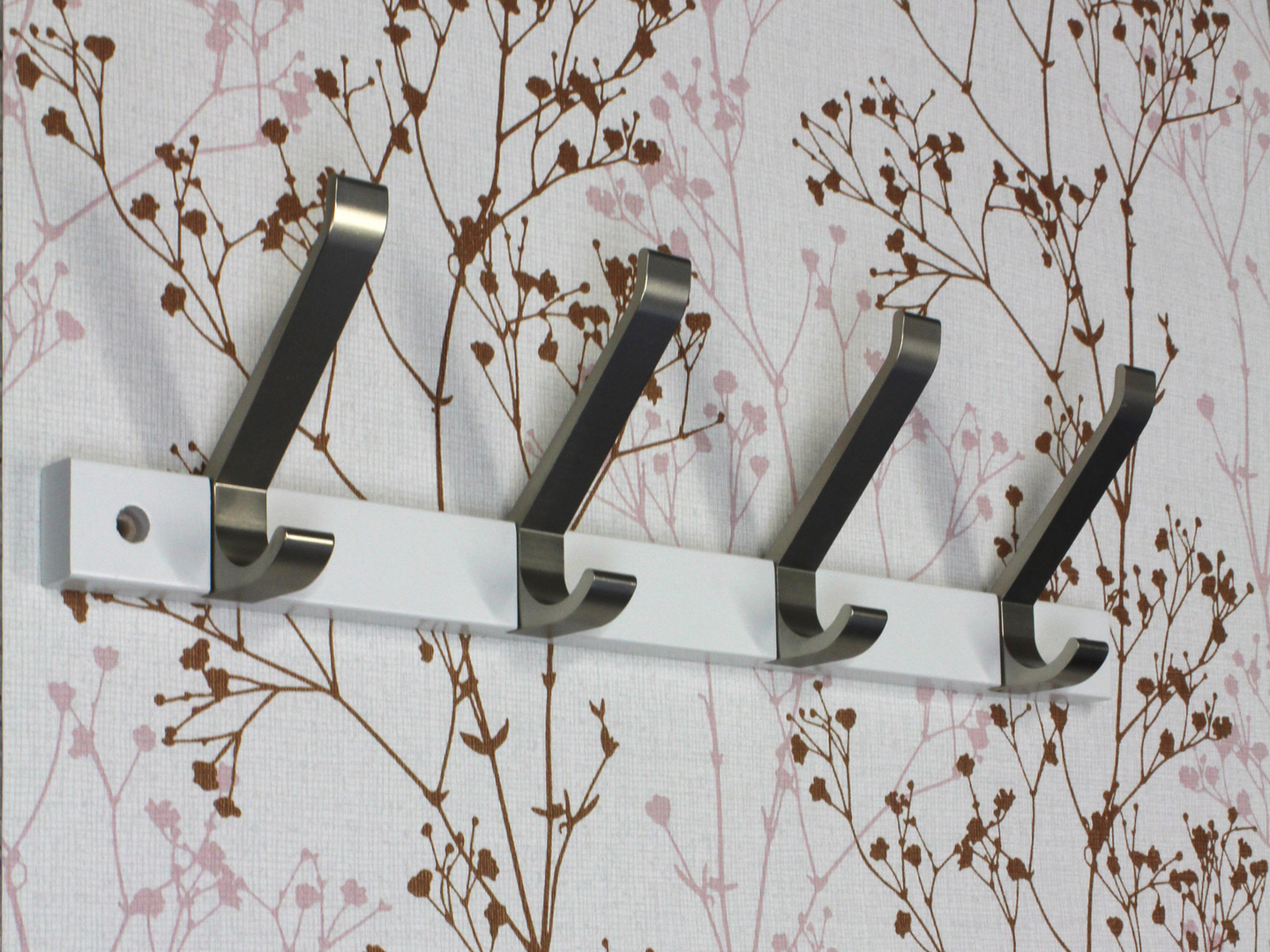 Vaatenaulakko Pisla Saija valkoinen 40x10x3cm