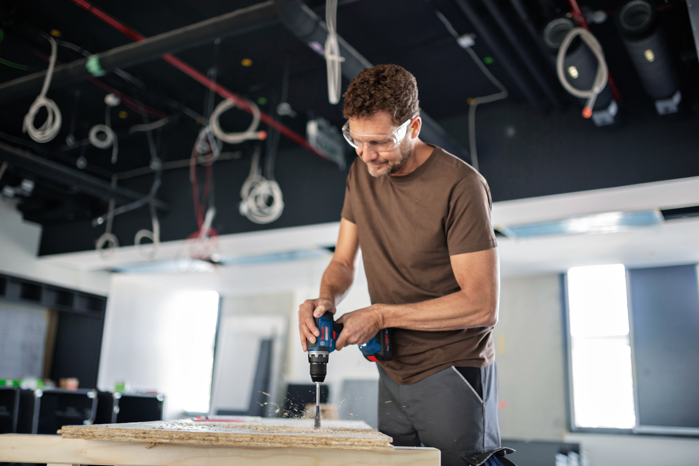 Akkukonesarja Bosch 18V 5-osainen GSR/GST/GKS/GSA/GDX 3x4,0Ah