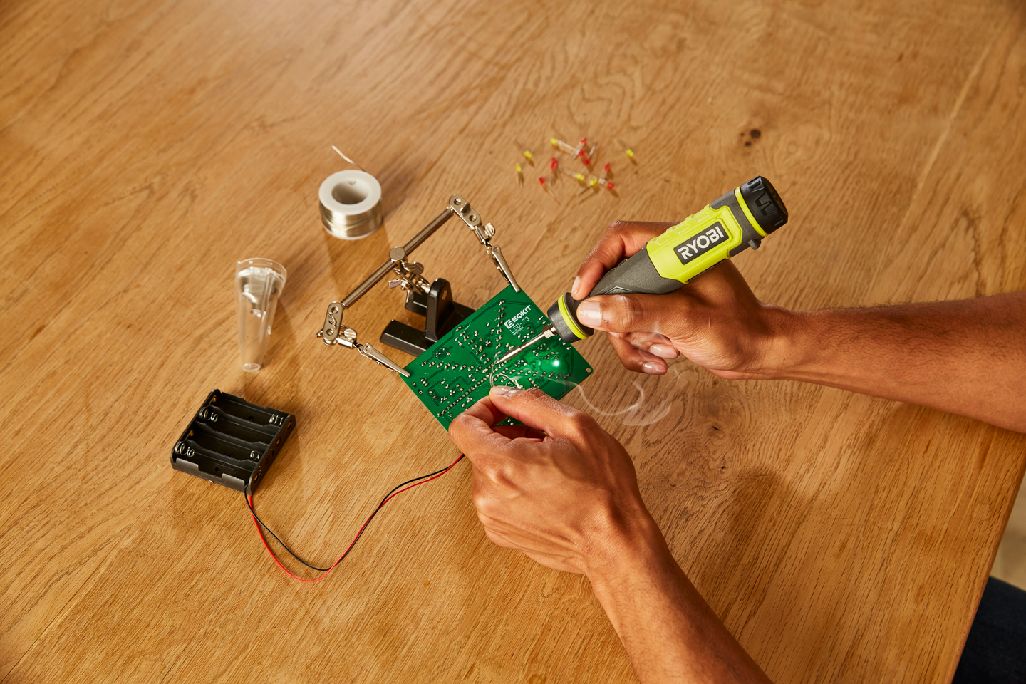 Juotoskolvi Ryobi RSI4-120G 4V USB Lithium 1x2,0Ah