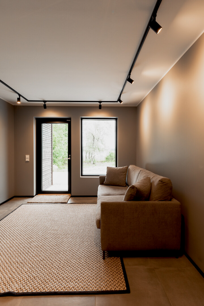 Kohdevalaisin Airam Beam IP20 GU10 PAR16 3-P musta