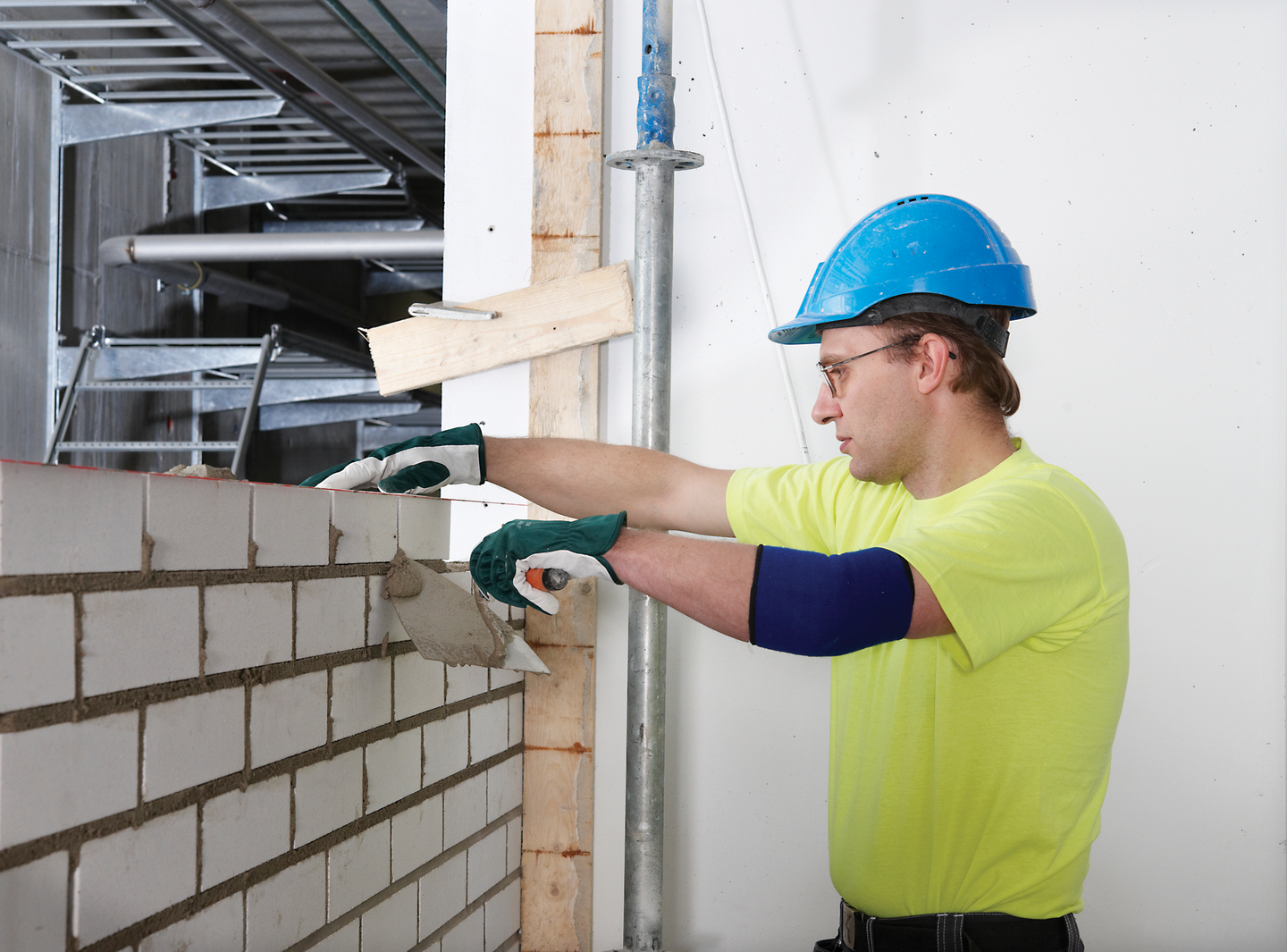 Väliseinätiili Weber NKH Kahi 270x130x75