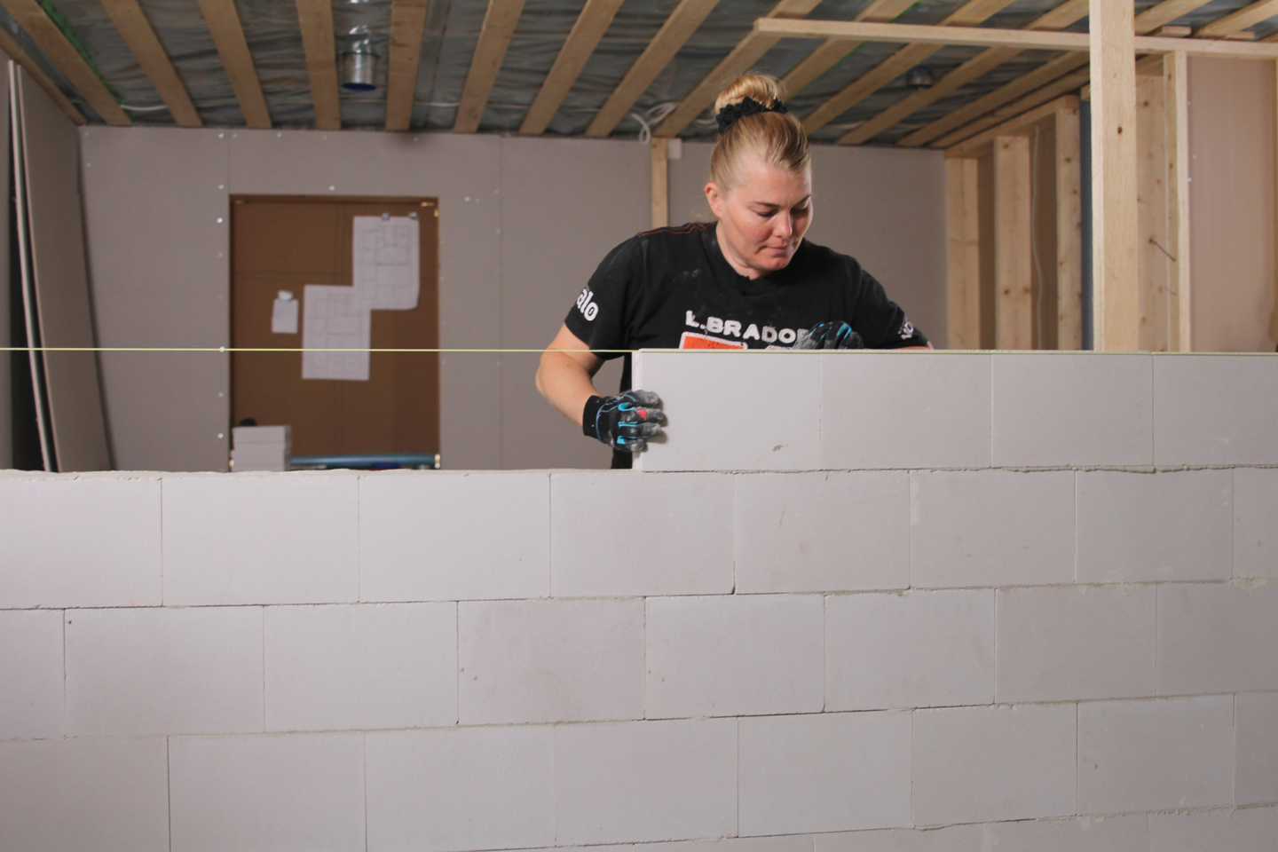 Väliseinäpontti 300 Kahi 300x85x198mm