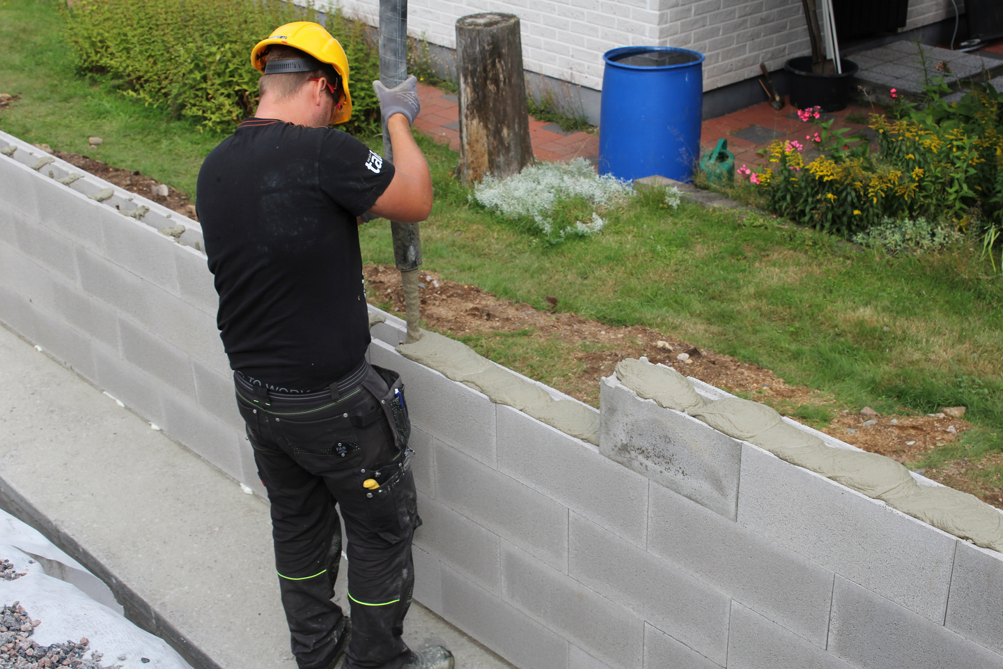 Betonivaluharkko Leca BVH-200 kulma