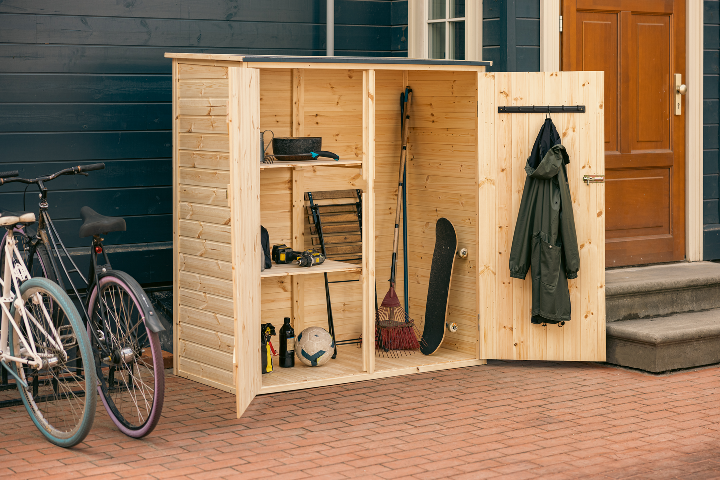 Työkaluvaja hyllyillä ruskea, 144x74x164 cm