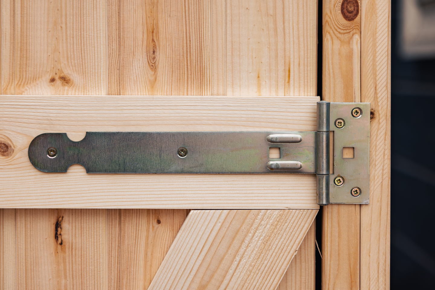 Työkaluvaja hyllyillä ruskea, 144x74x164 cm