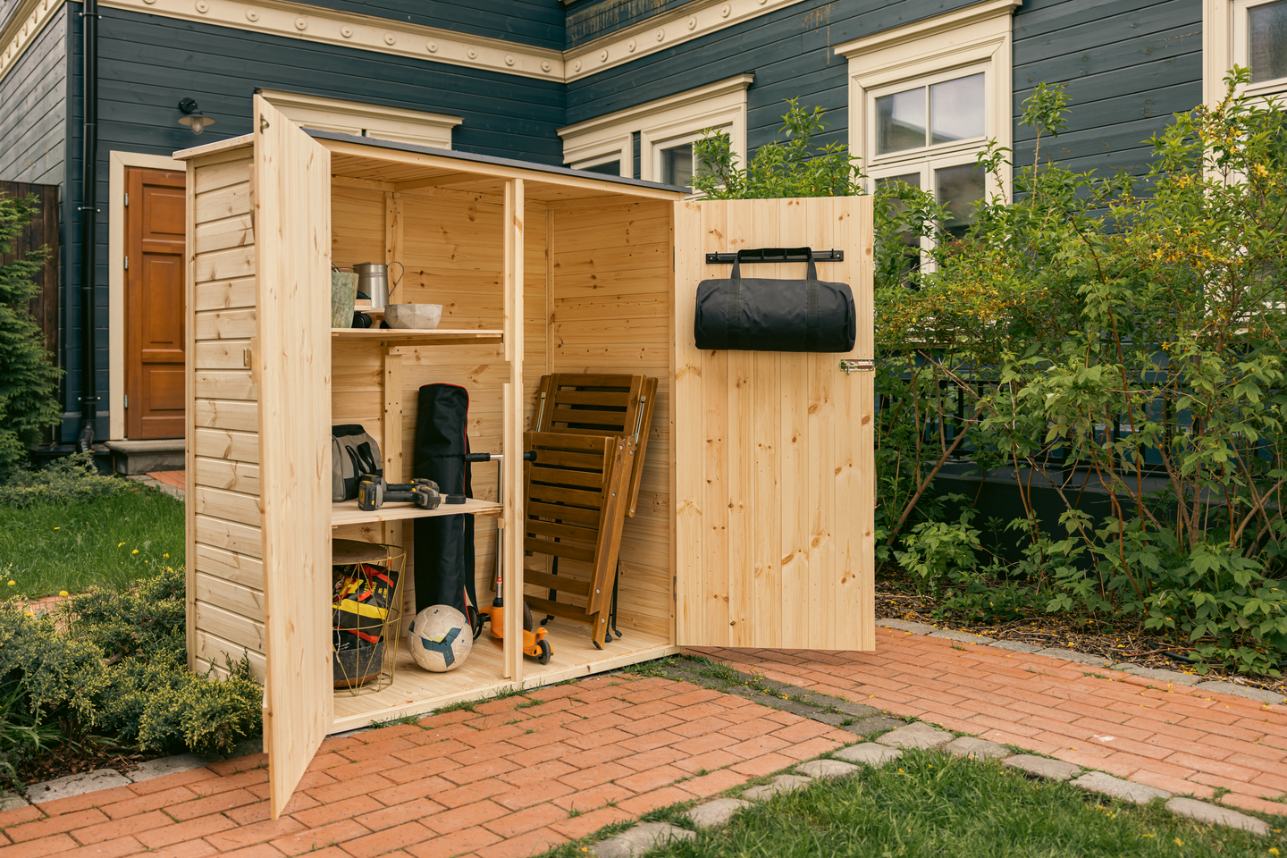 Työkaluvaja hyllyillä ruskea, 144x74x164 cm