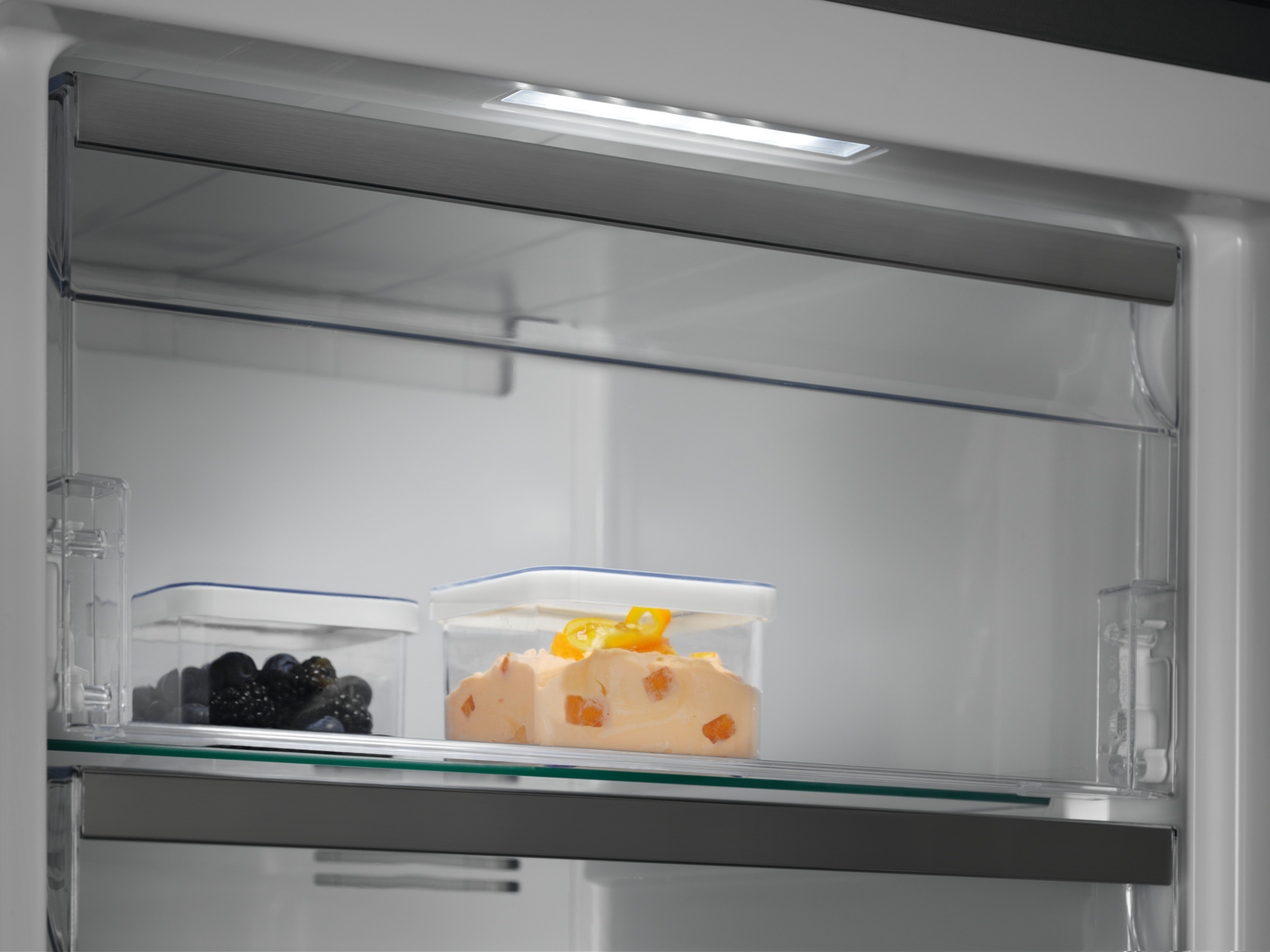 Pakastin Electrolux LUT7ME28W2 valkoinen