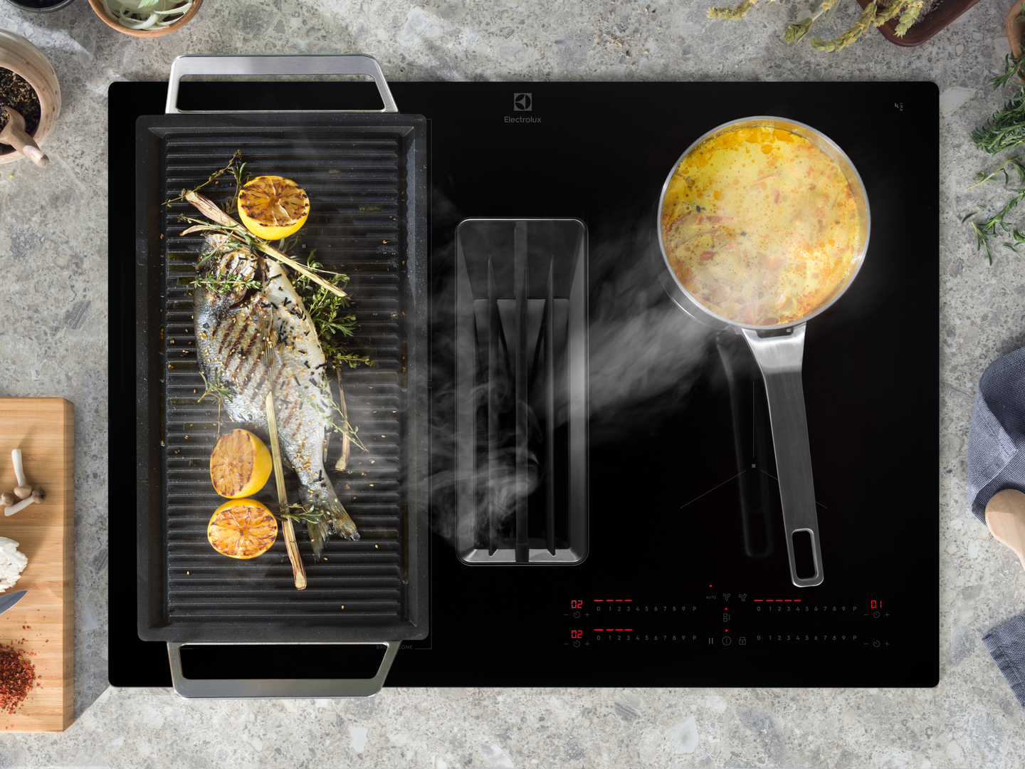 Keittotaso Electrolux HHOB760S 68cm induktio liesituulettimella