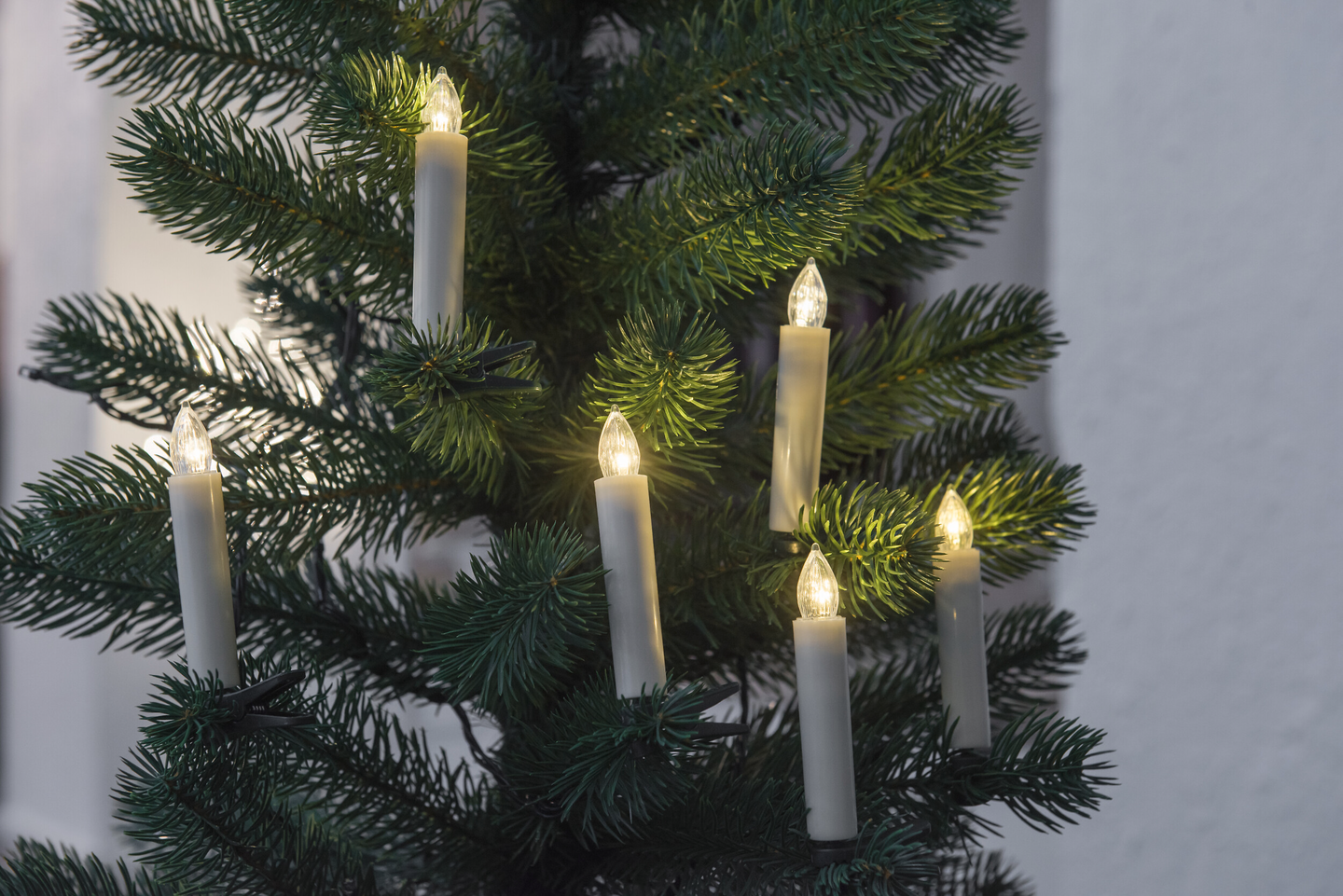 Kynttilät Airam Aurora kaukosäätimellä