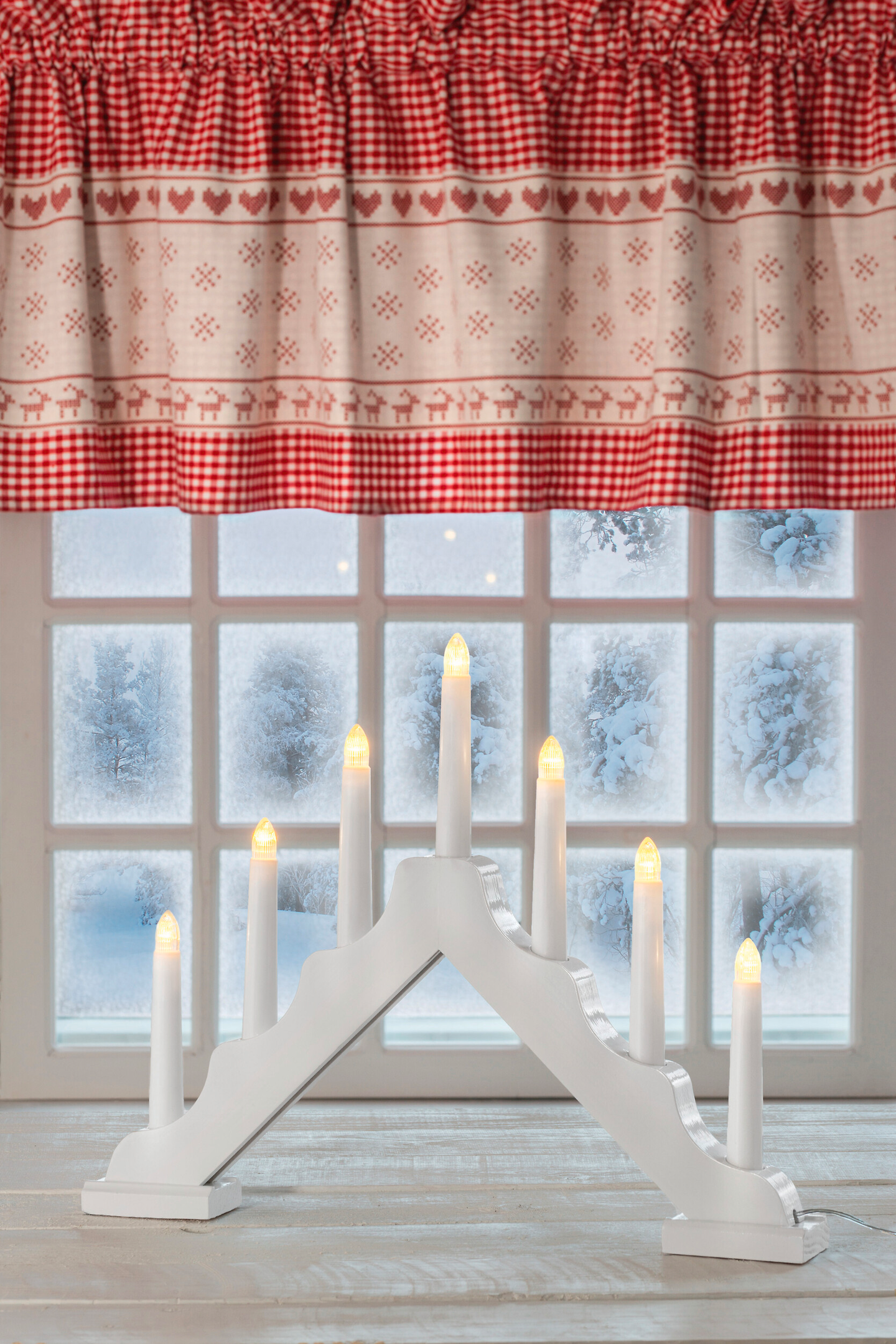 A-kynttelikkö Airam Silja valkoinen