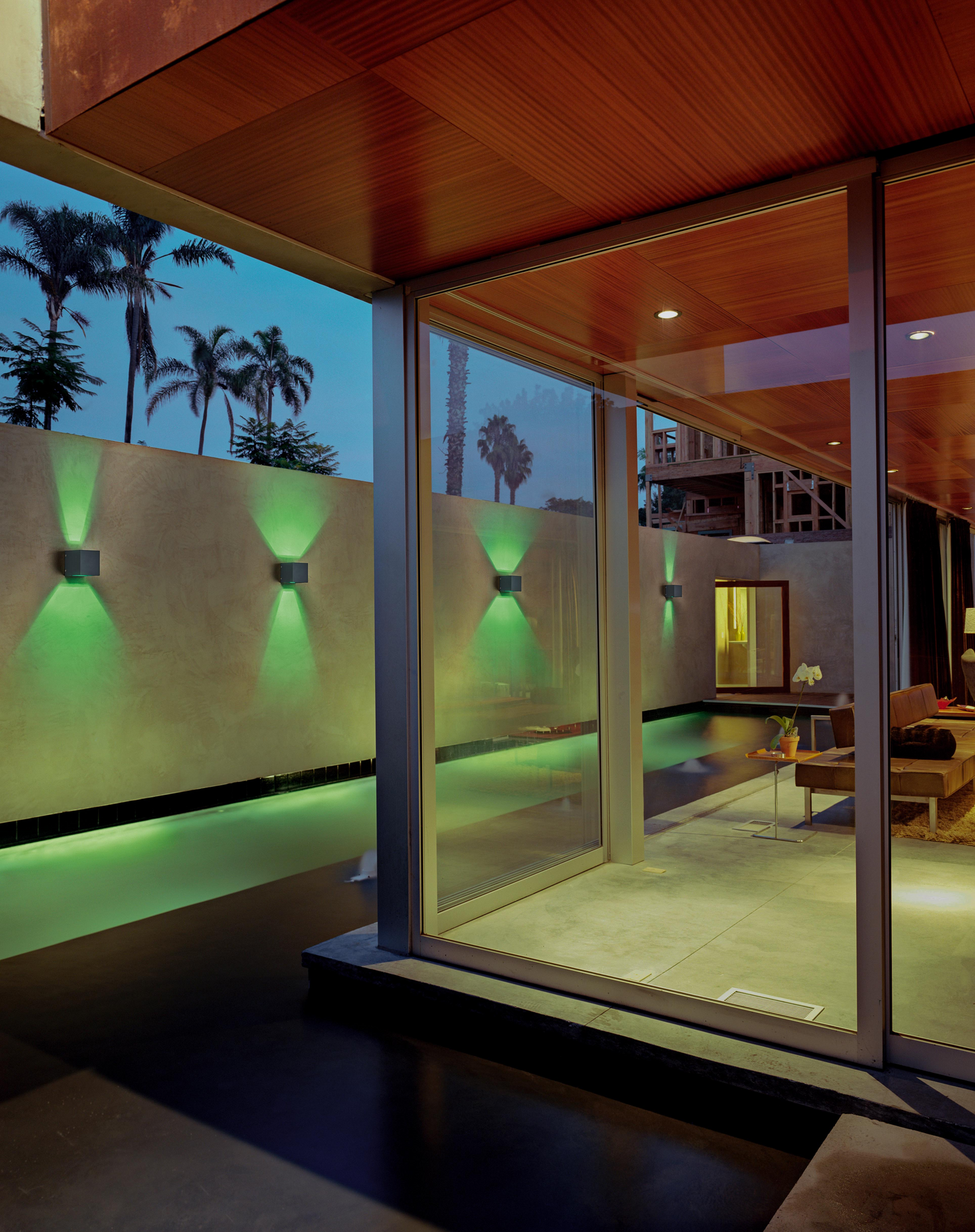 Ulkoseinävalaisin LEDVANCE Smart+ WiFi Beam Adjust 320lm RGBTW