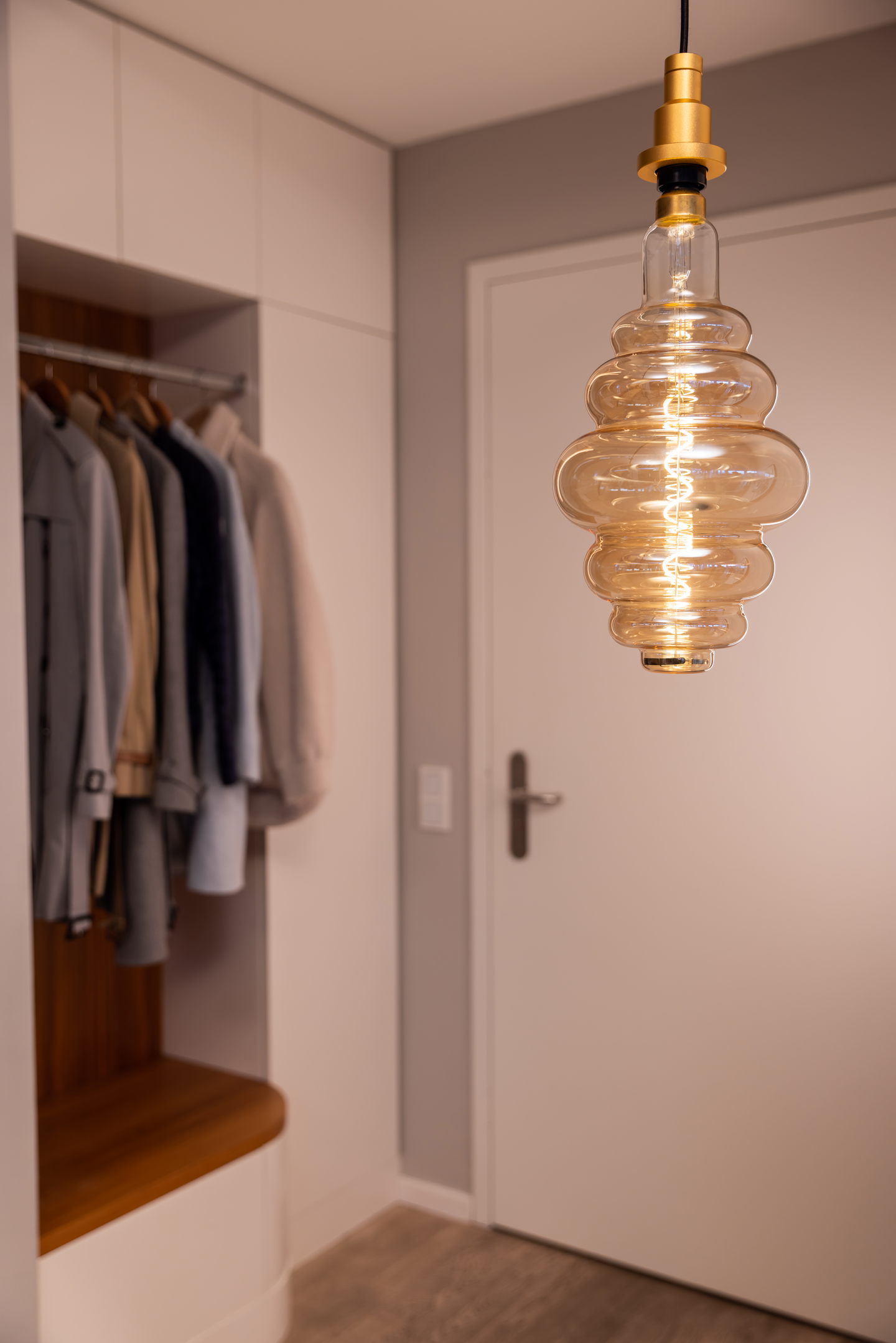 Sisustuslamppu LEDVANCE Vintage 1906 Nest Gold 360lm E27 himmennettävä