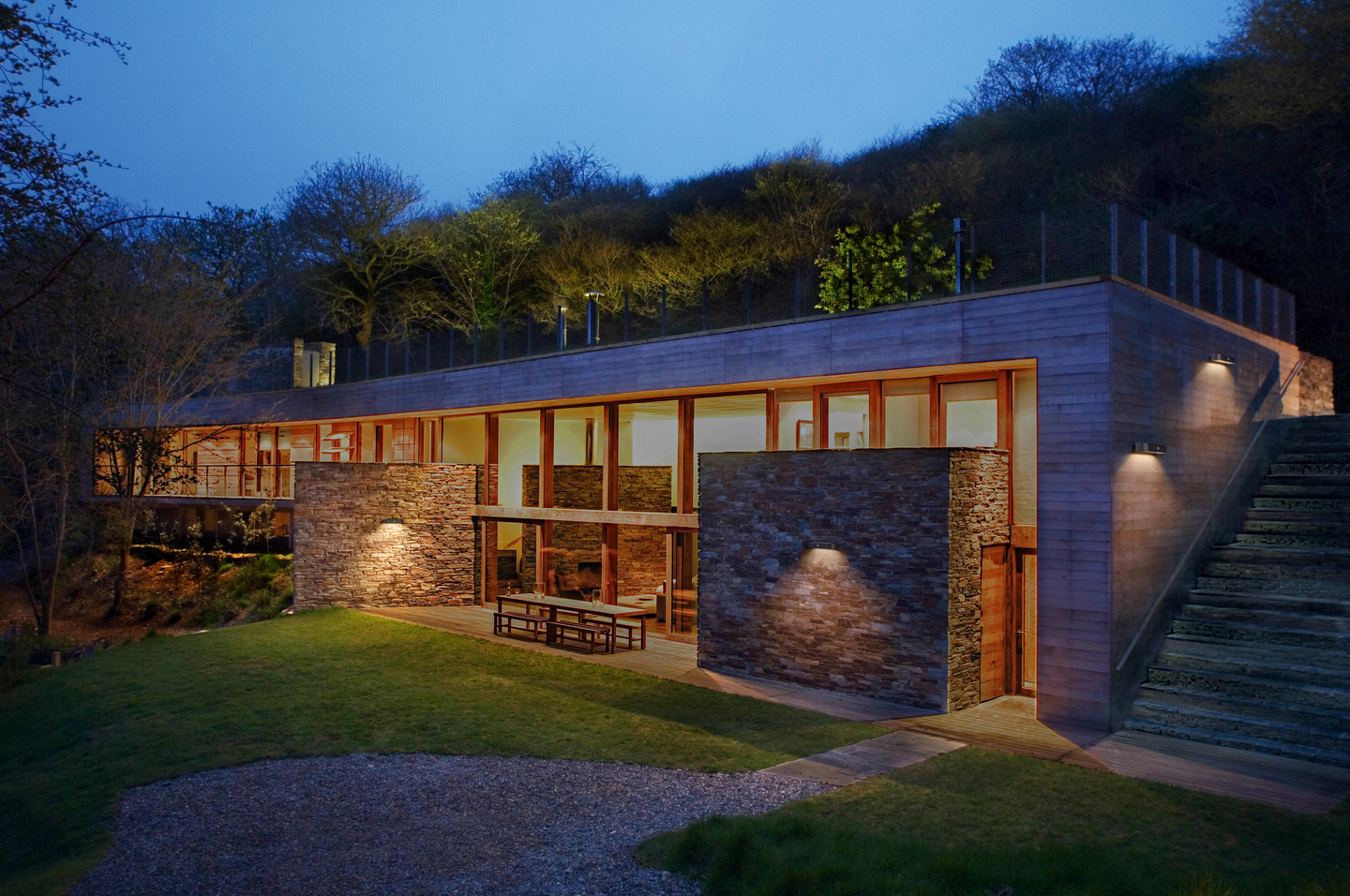 Ulkoseinävalaisin LEDVANCE SMART+ Endura Solar Oval 540lm 4000K Sensor