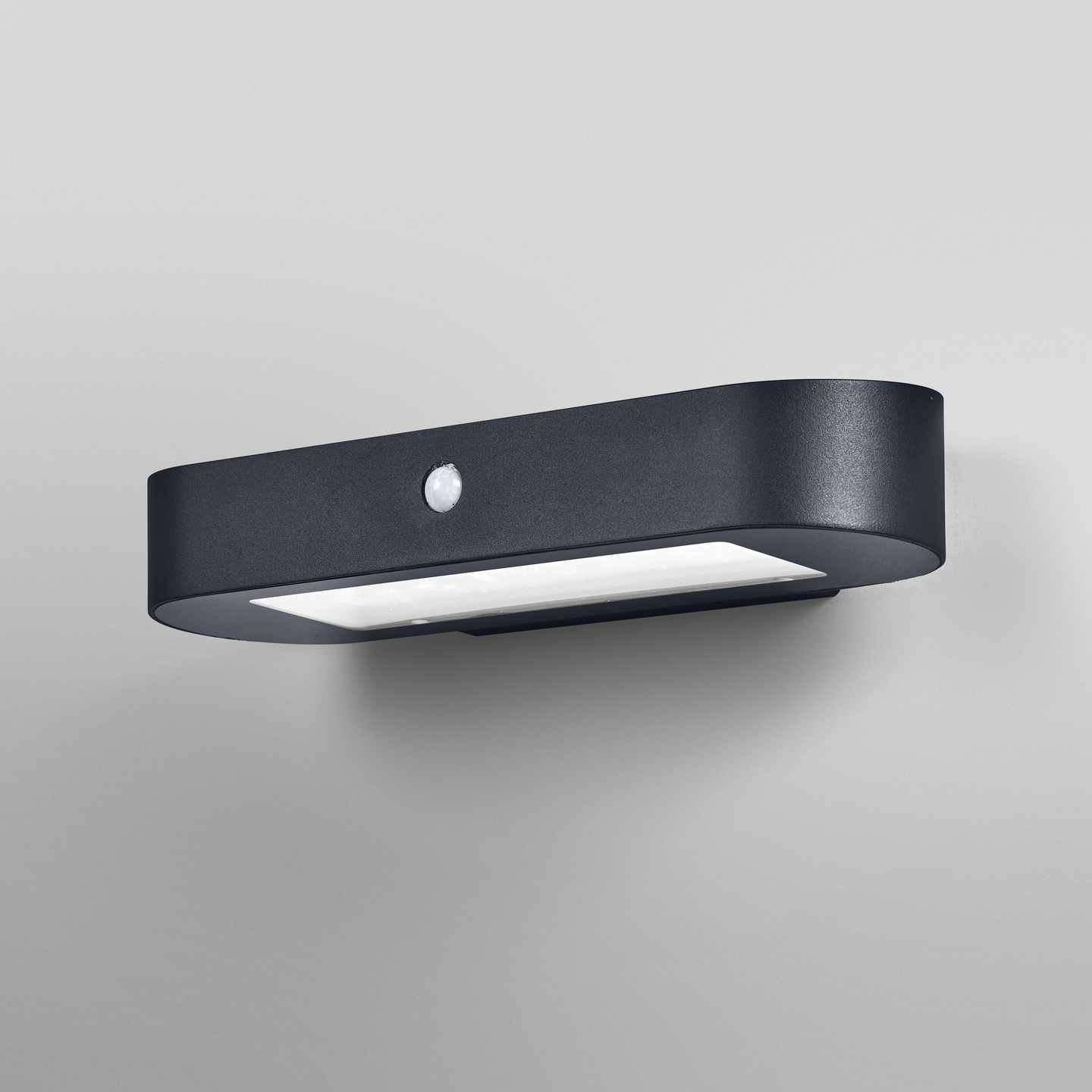 Ulkoseinävalaisin LEDVANCE SMART+ Endura Solar Oval 540lm 4000K Sensor