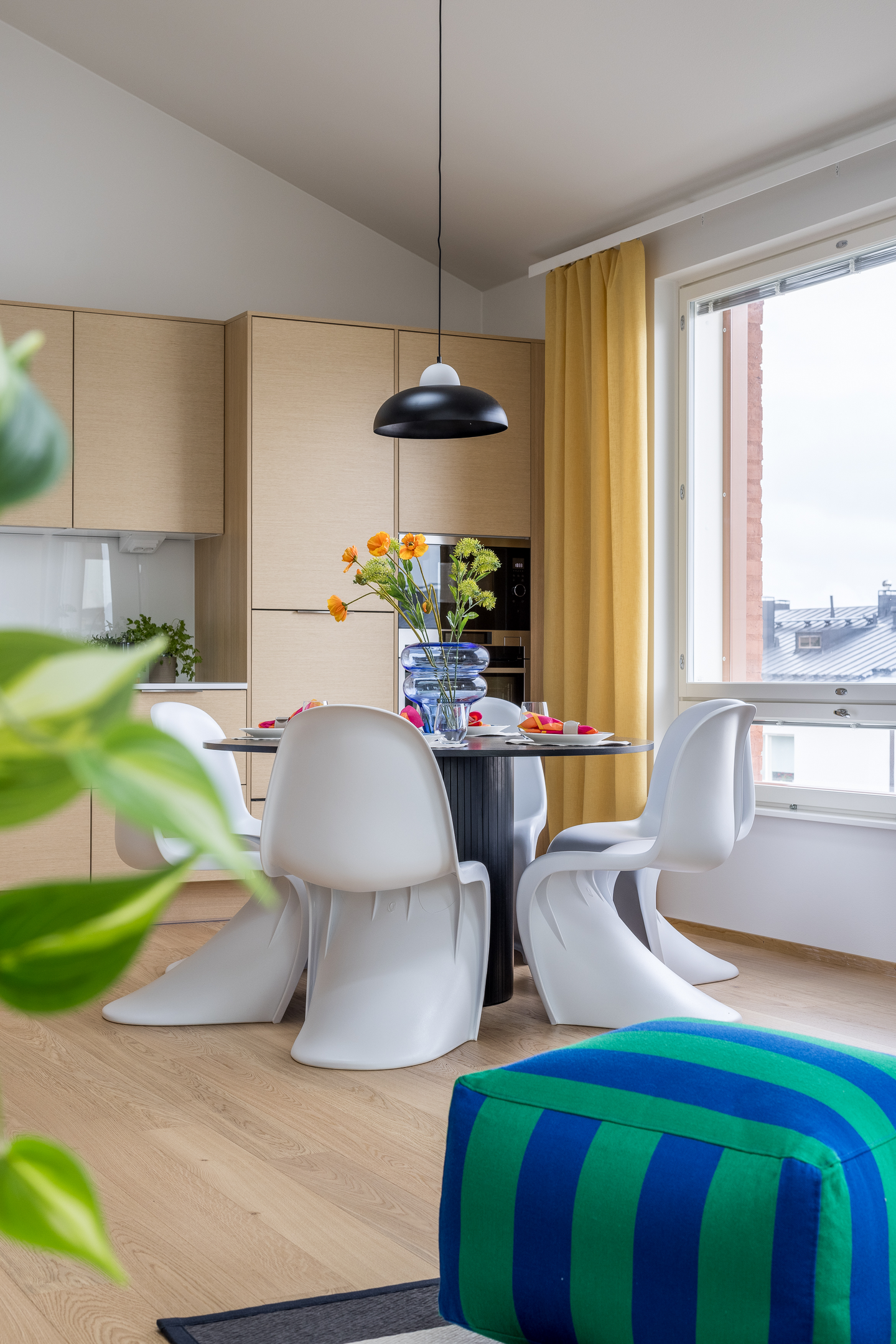 Riippuvalaisin Sessak Napa musta