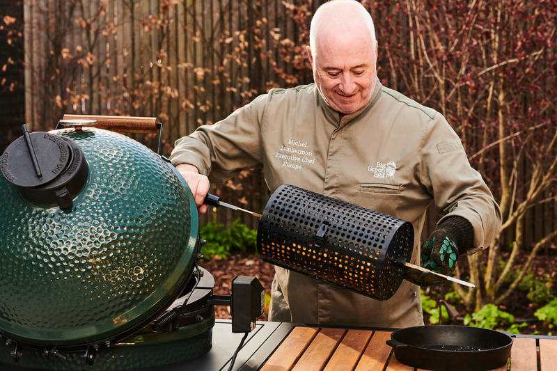 Grillivarraskori Big Green Egg Rotisserieen