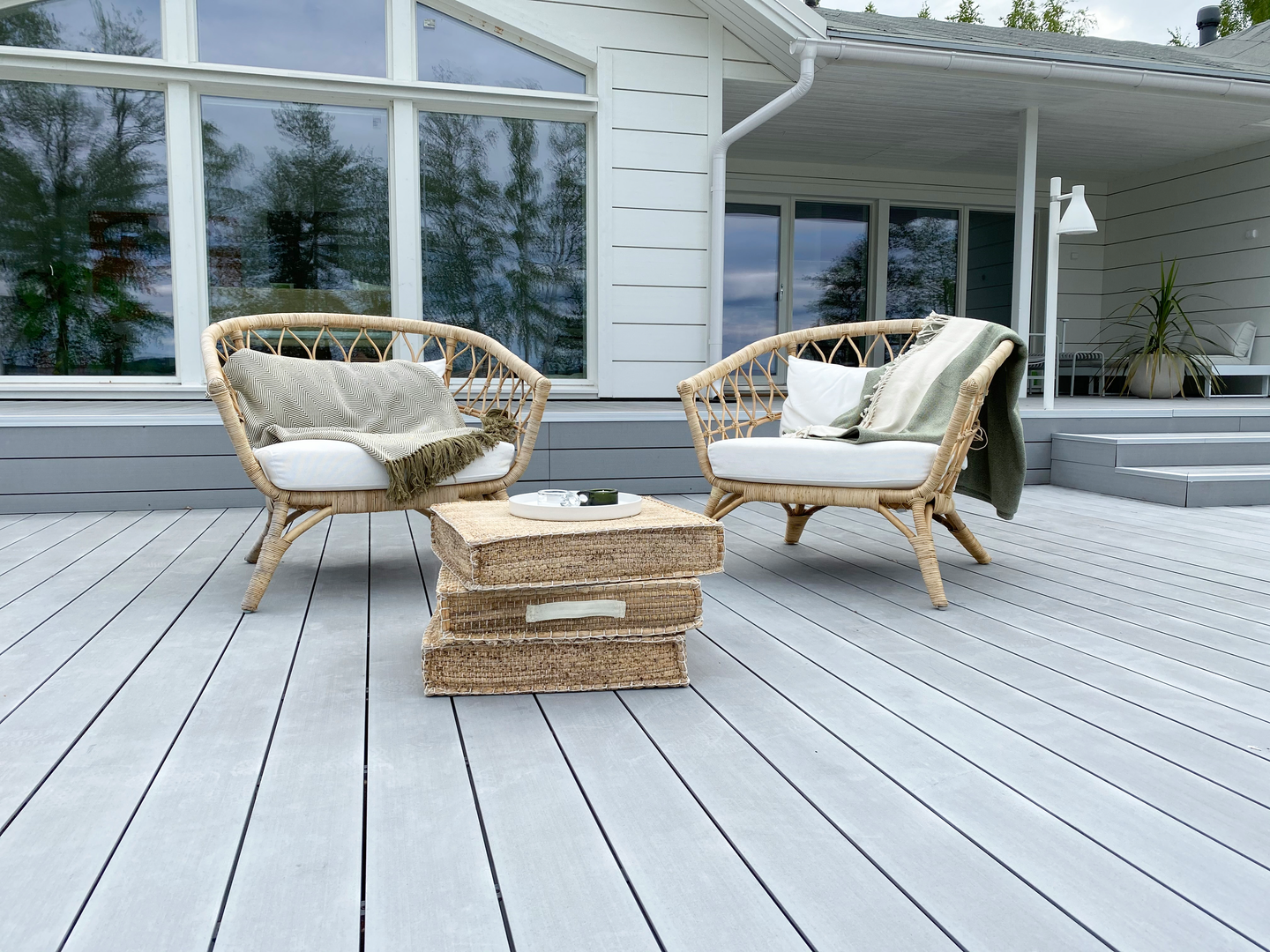 Terassilauta Luna TWPC/T 26x140x6000 hopeanharmaa lämpöpuukomposiitti