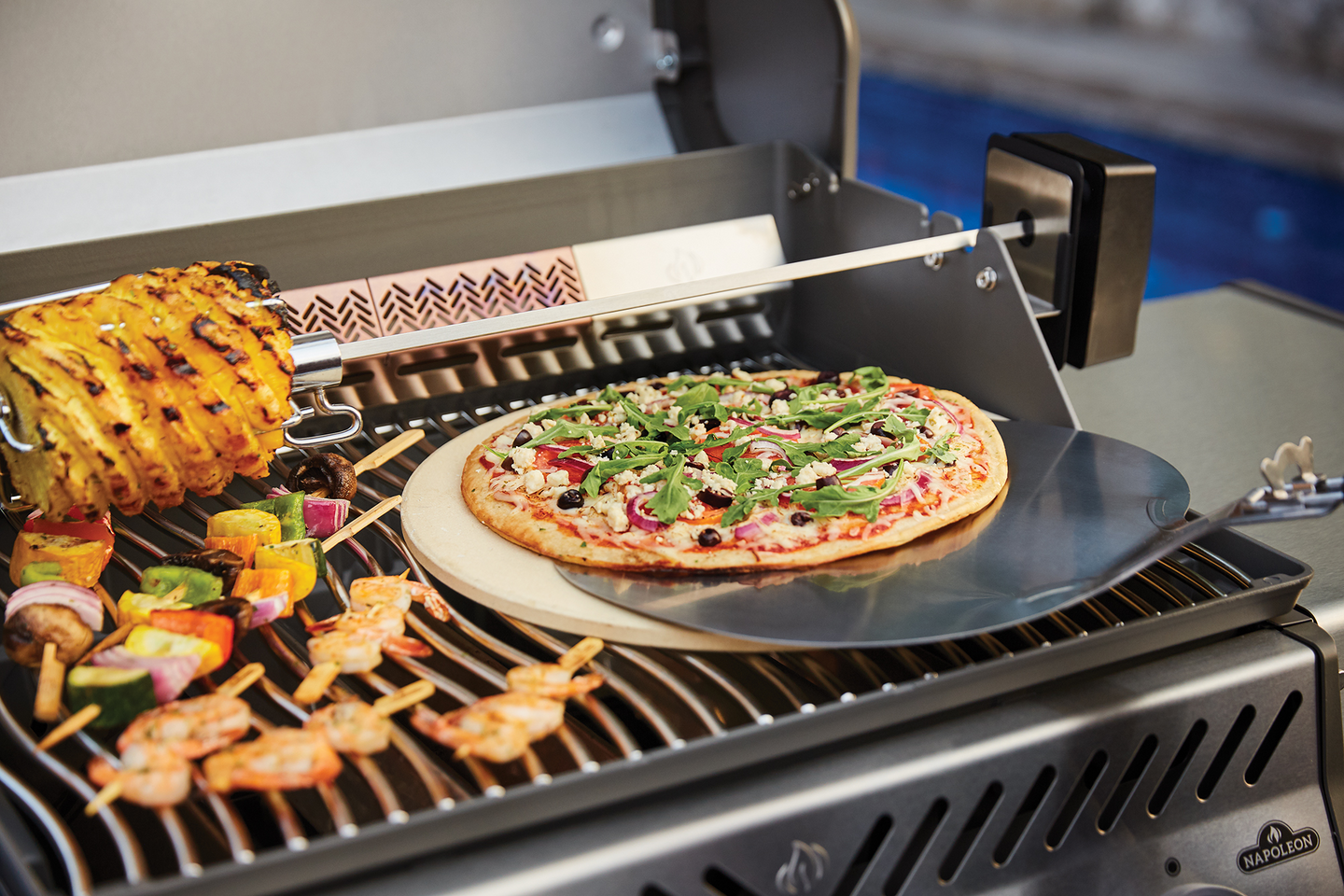 Kaasugrilli Napoleon Rogue SE425SIBPSS-1