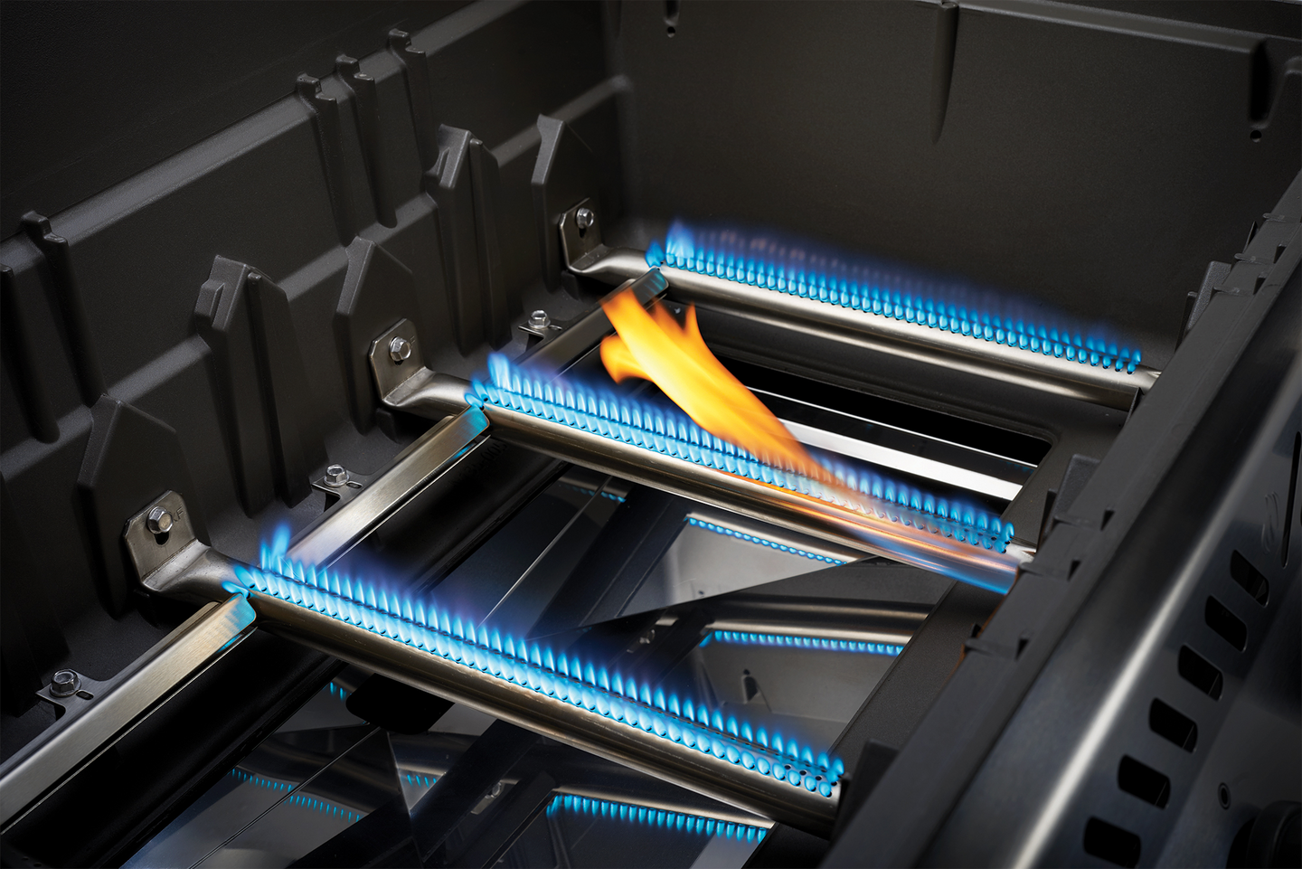 Kaasugrilli Napoleon Rogue SE425SIBPSS-1