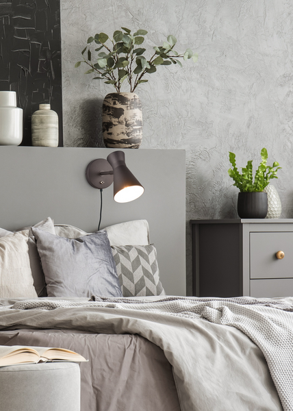 Seinävalaisin TRIO Enzo E27 16,5cm mattamusta