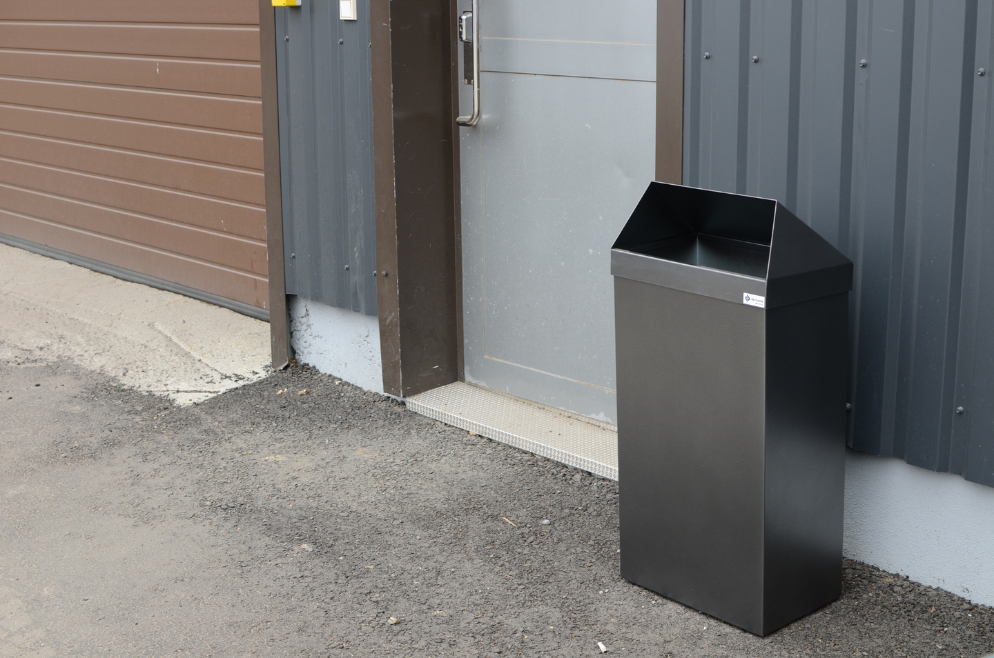 Postilaatikko Pate Maxi tummanharmaa