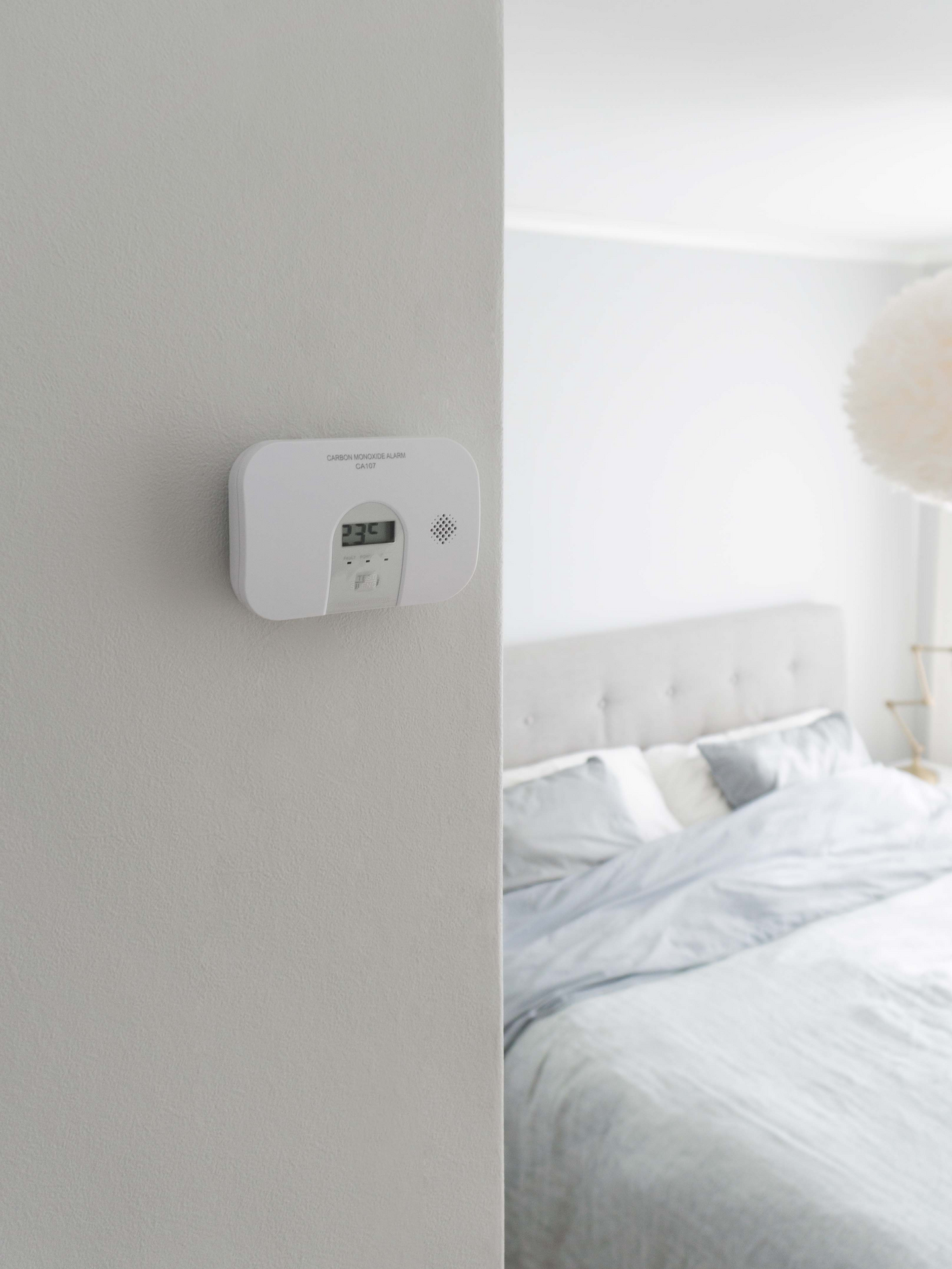 Häkävaroitin Housegard CA107 LCD-näytöllä ja paristoilla