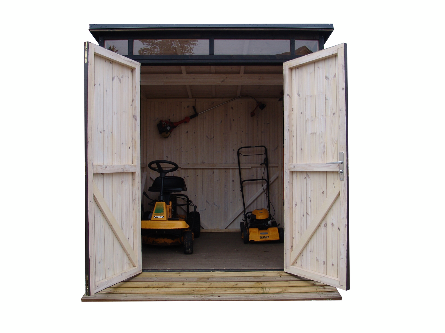 Kuusamo-varasto Tammiston Puu 208x208cm elementtirakenteinen pulpettikatolla