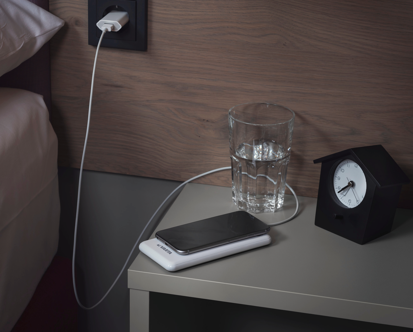 Virtapankki VARTA langaton 10000mAh 1xUSB-C / 2xUSB-A QuickCharge