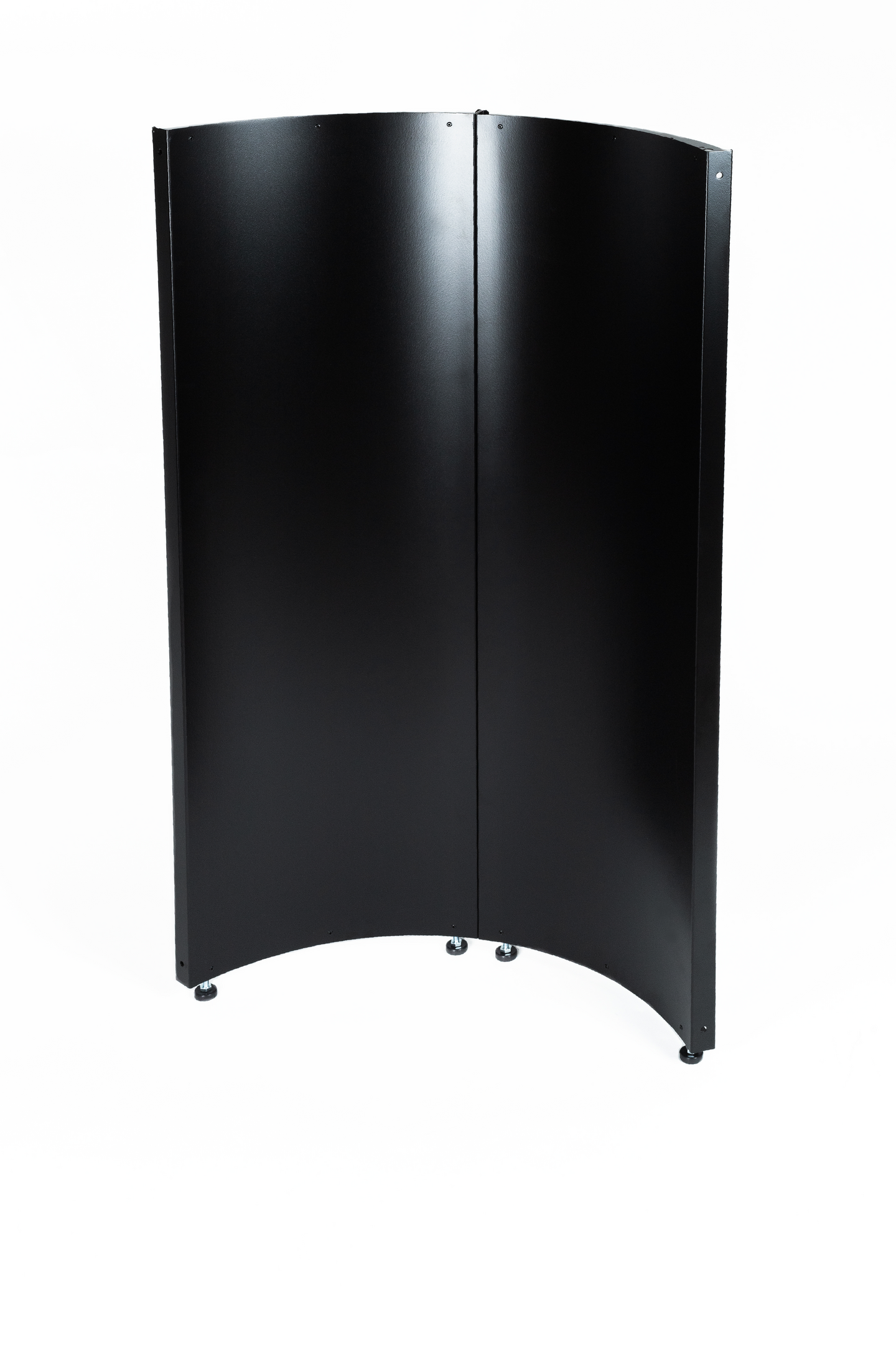 Kiukaan suojaseinä kaareva Narvi musta