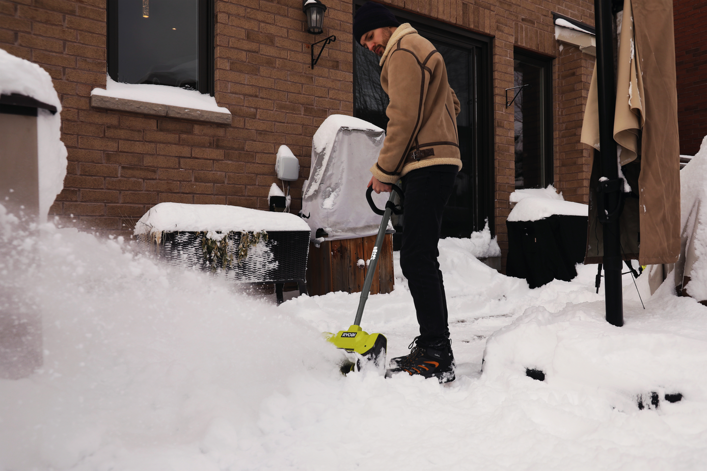 Akkulumilapio Ryobi RY18ST25A-0 18V ONE+ runko